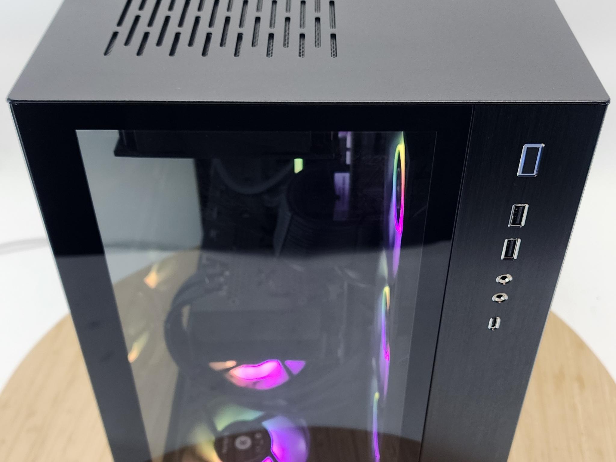 Gaming PC Ryzen 7 9700X 32GB RAM 1TB SSD RX 7800 XT 16GB Windows 11 PC