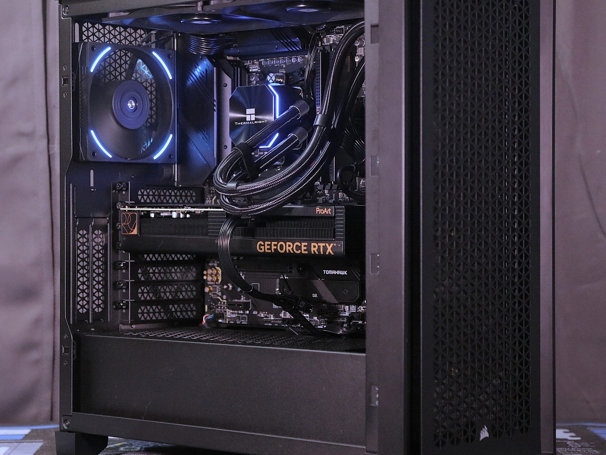 Darkmode|Ryzen 7 7700X|RTX 4070 Proart|32GB RAM|2TB SSD| Windows 11 Pro