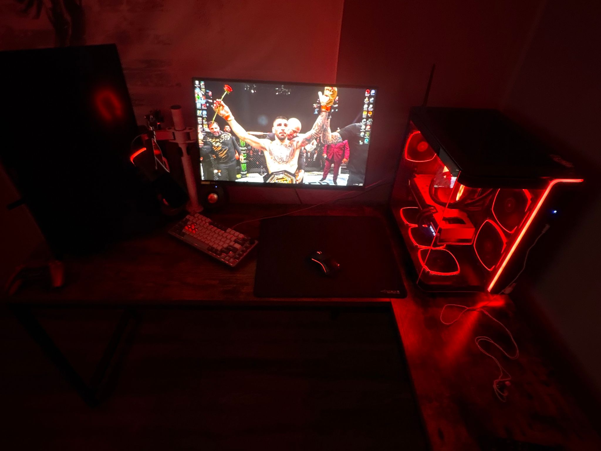 Custom Gaming PC Build 7800 XT RYZEN 5 9600x 32gb DDR5