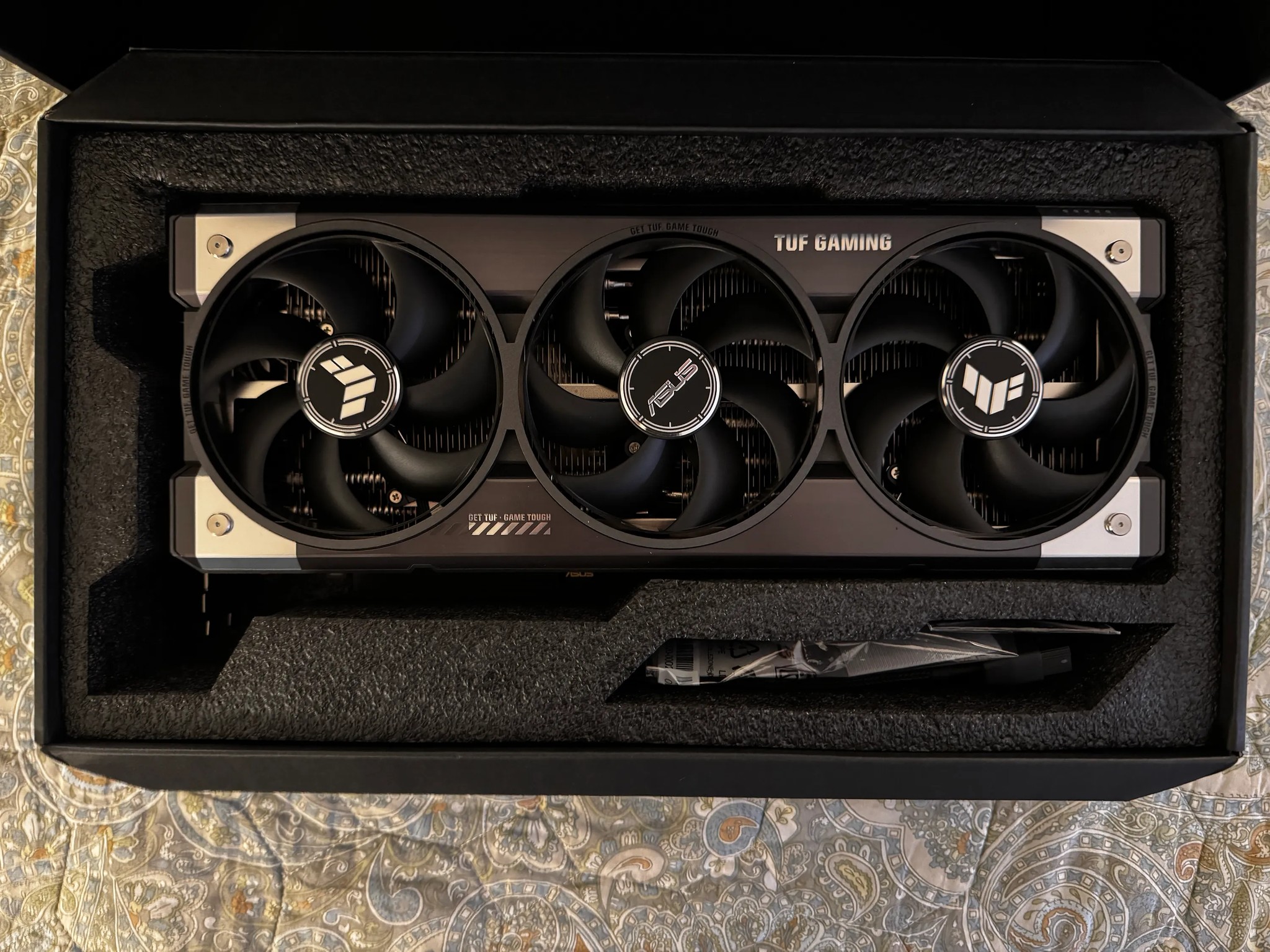 ASUS - TUF Gaming NVIDIA GeForce RTX 5080 16GB GDDR7 PCI Express 5.0 Graphics