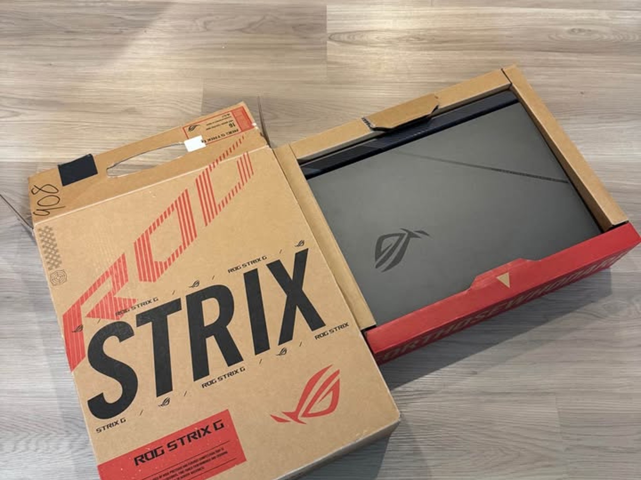 ASUS ROG Strix G16 - Ryzen 9 9955HX3D RTX 5070 Ti 32GB RAM 1TB SSD 16" 2.5K 240Hz