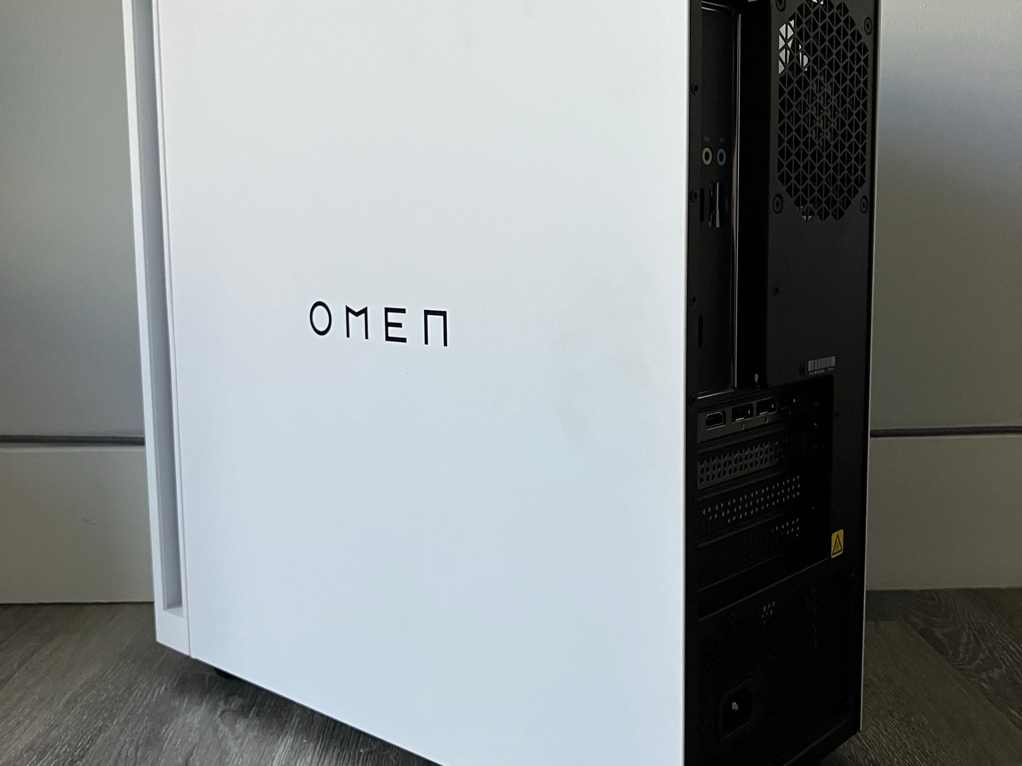 OMEN 25L Gaming Desktop | AMD Ryzen 5 5600G | GeForce RTX 3050 OEM