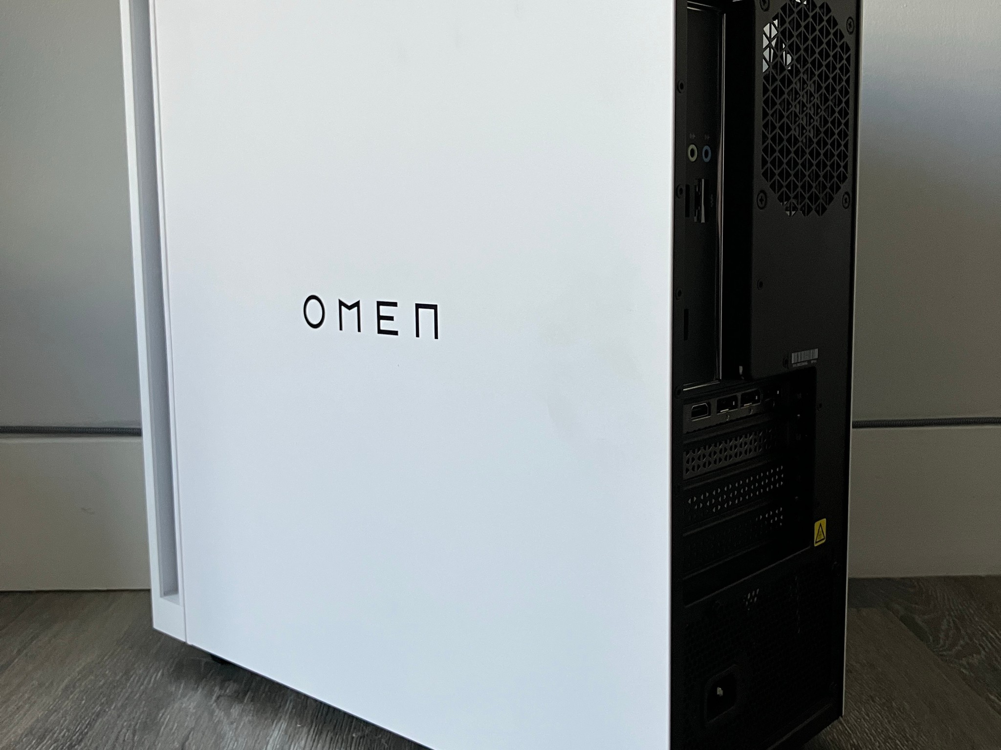 OMEN 25L Gaming Desktop | AMD Ryzen 5 5600G | GeForce RTX 3050 OEM