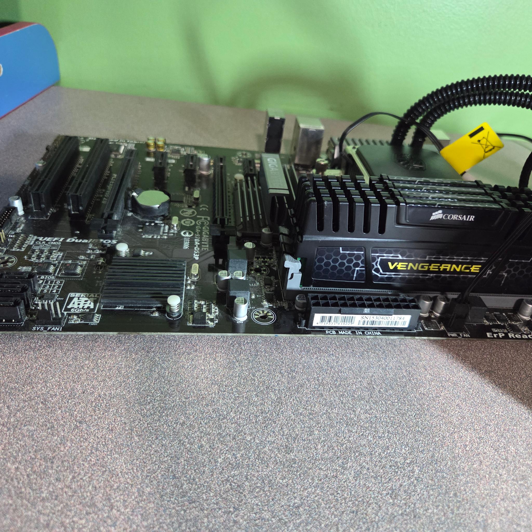 Bundle: Gigabyte GA-970A-DS3P | AMD FX-8320 | 16GB Corsair RAM DDR3