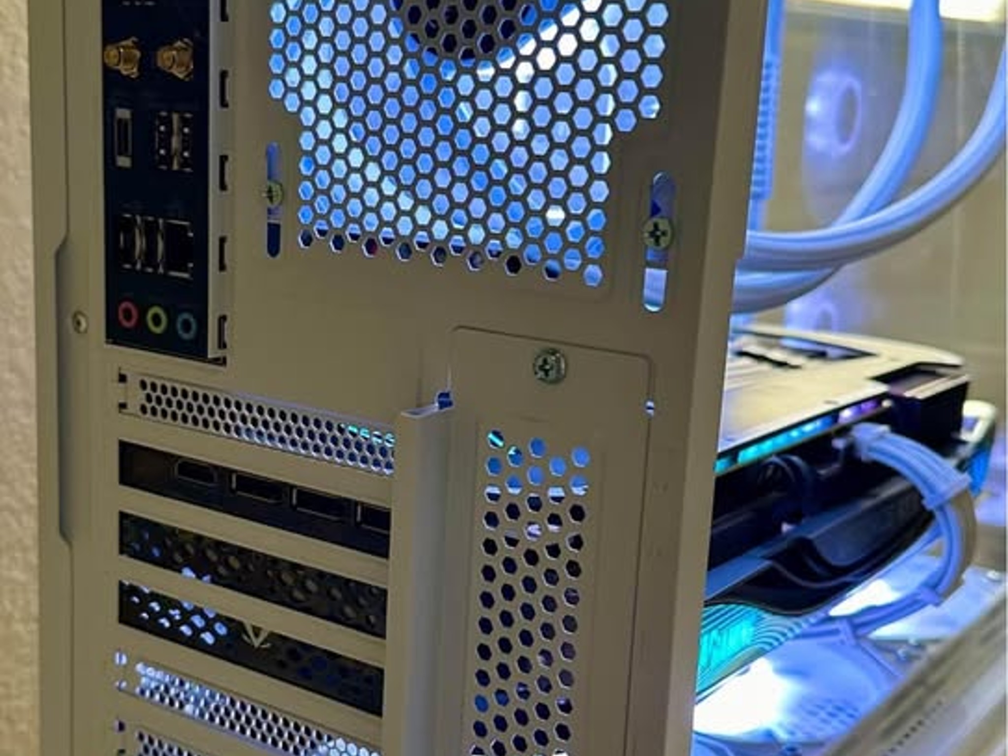Gaming PC white/silver rtx 4070 ti