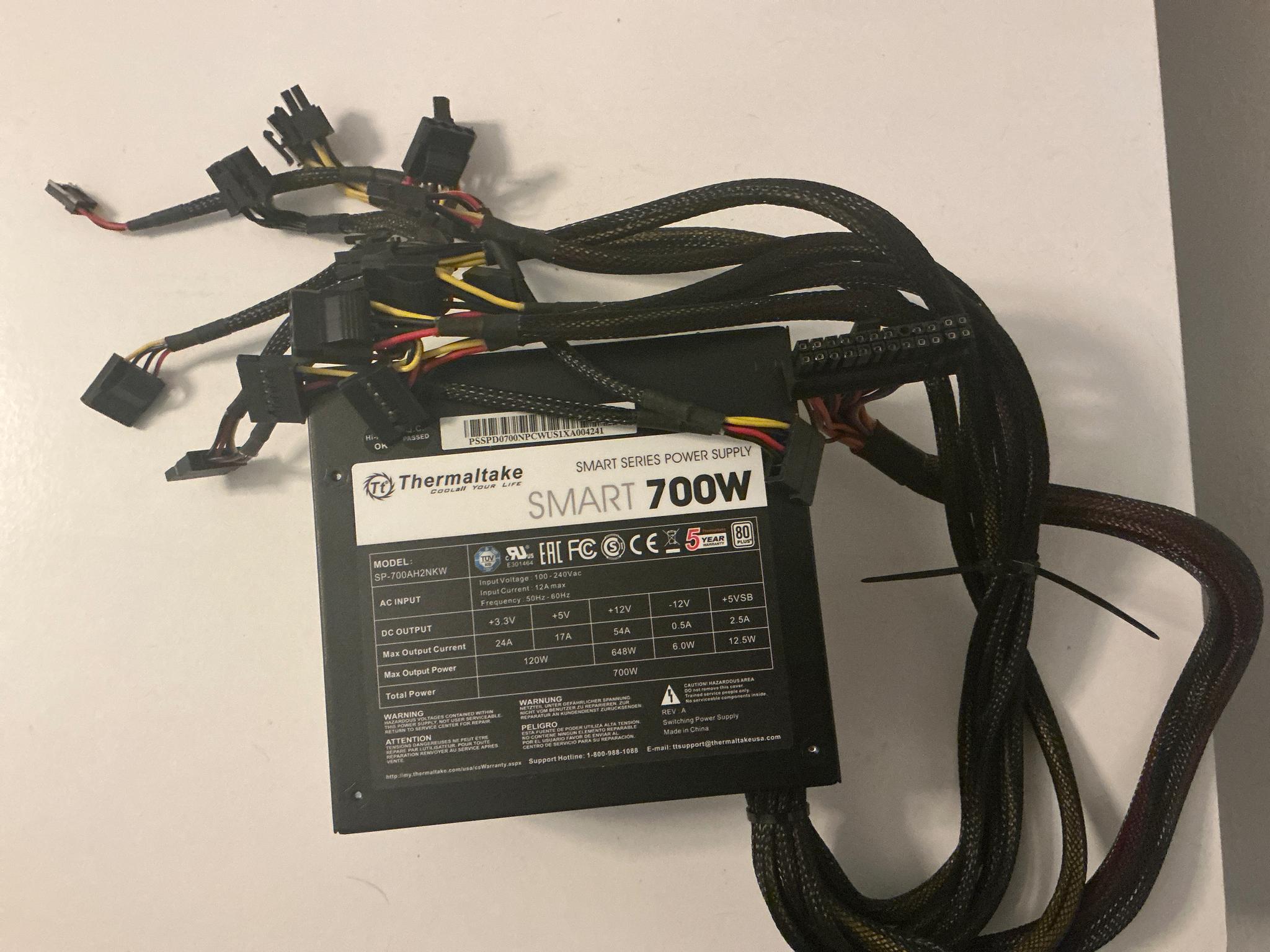 Thermal take smart series power supply 700 W