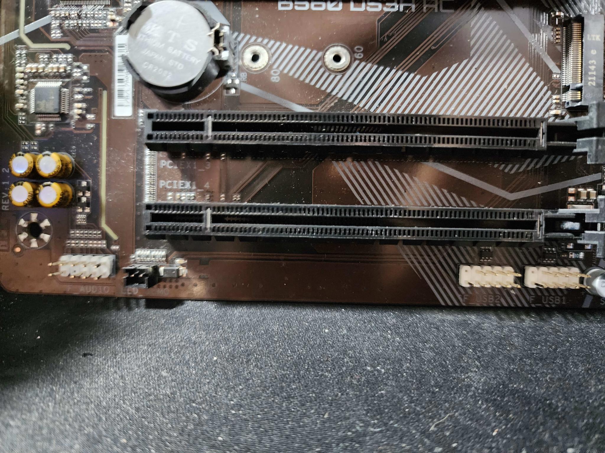 GIGABYTE B560 DS3H AC + i5 10400F + ARGB Cooler combo 