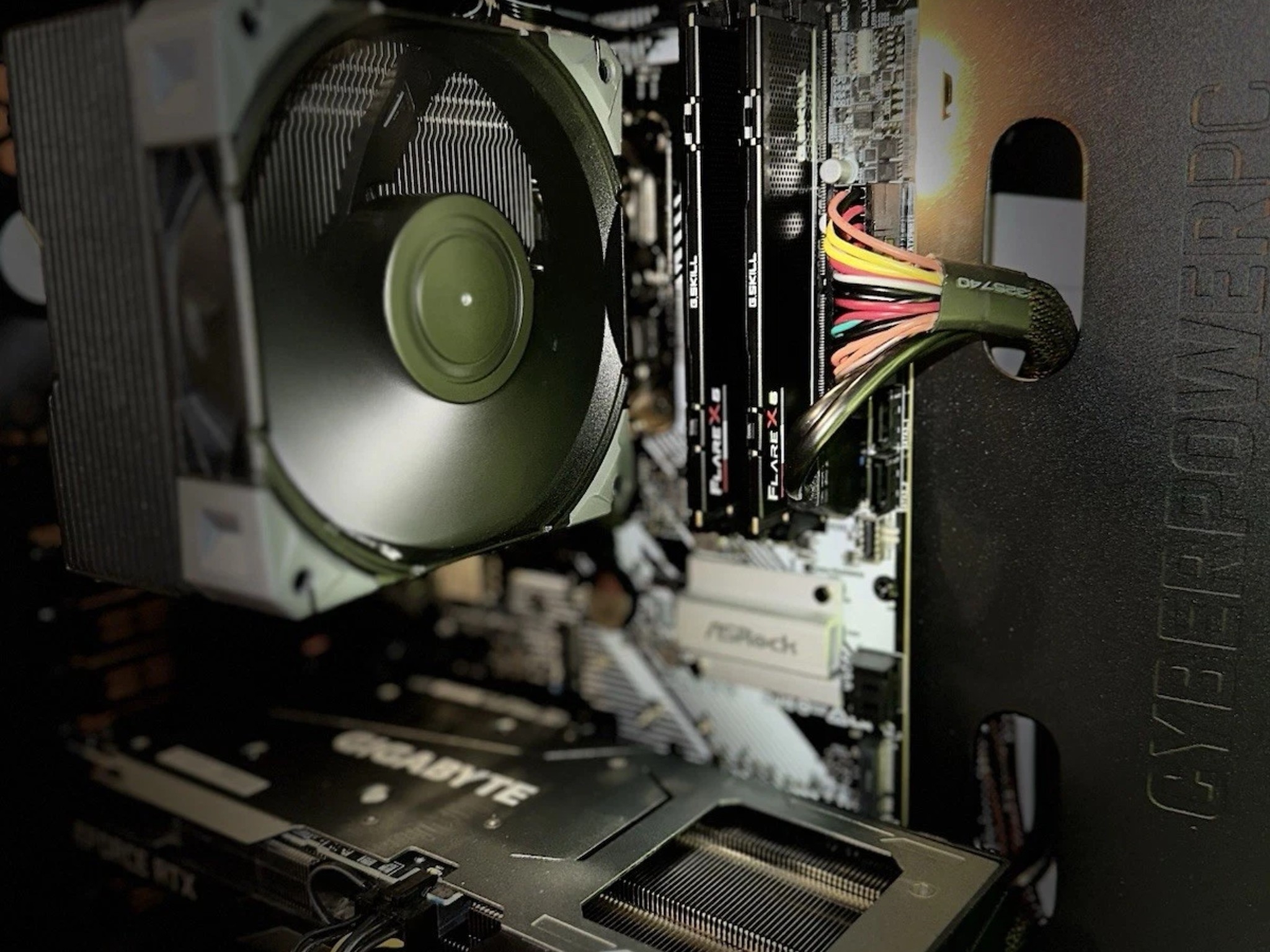 Powerful Ryzen 7 7700X RTX 3060 Ti Gaming PC - 32GB DDR5, 512GB SSD PLUG N PLAY!