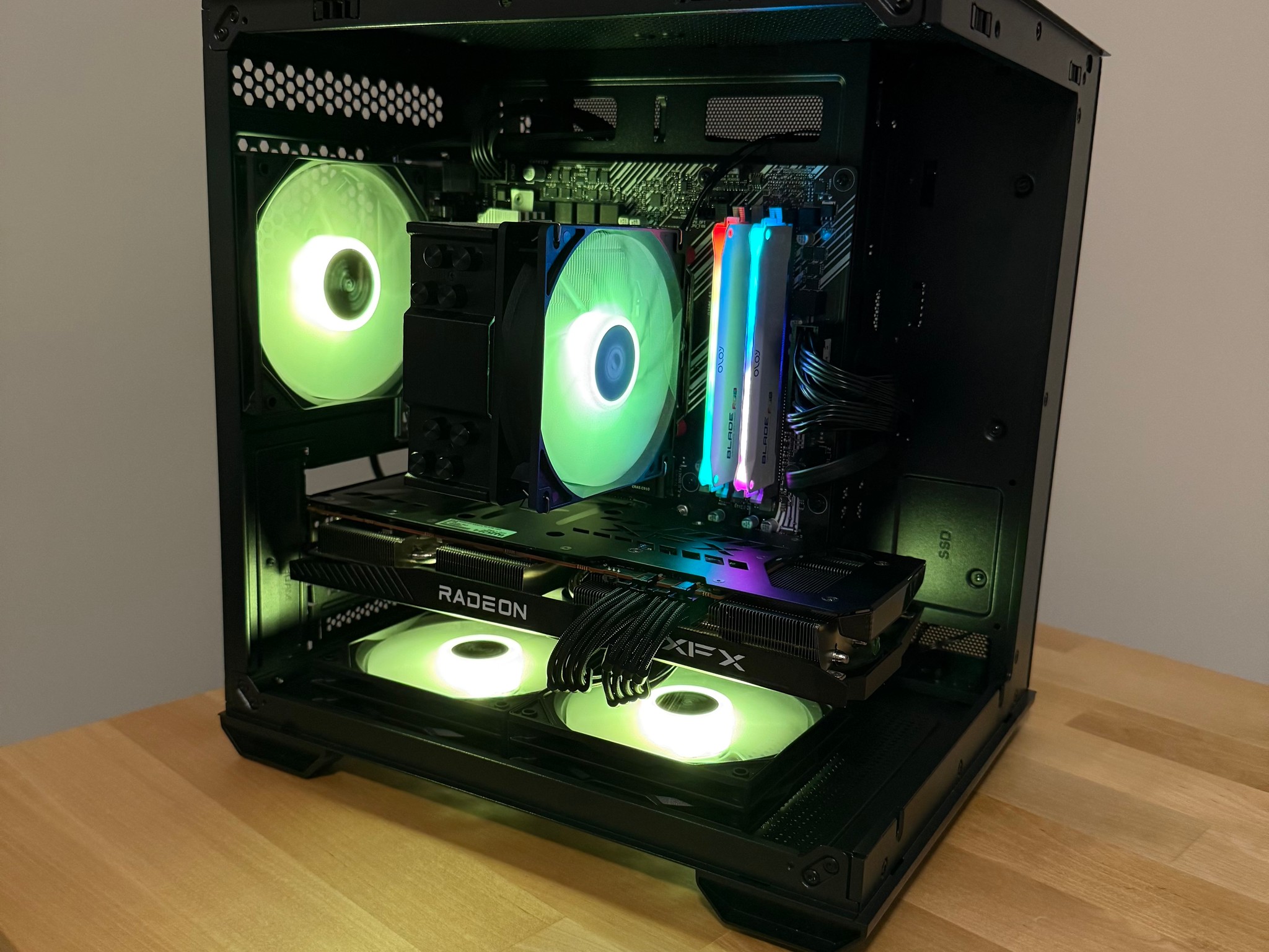 Radeon RX 6700 | Ryzen 5 5500 | 16GB D4 | RGB