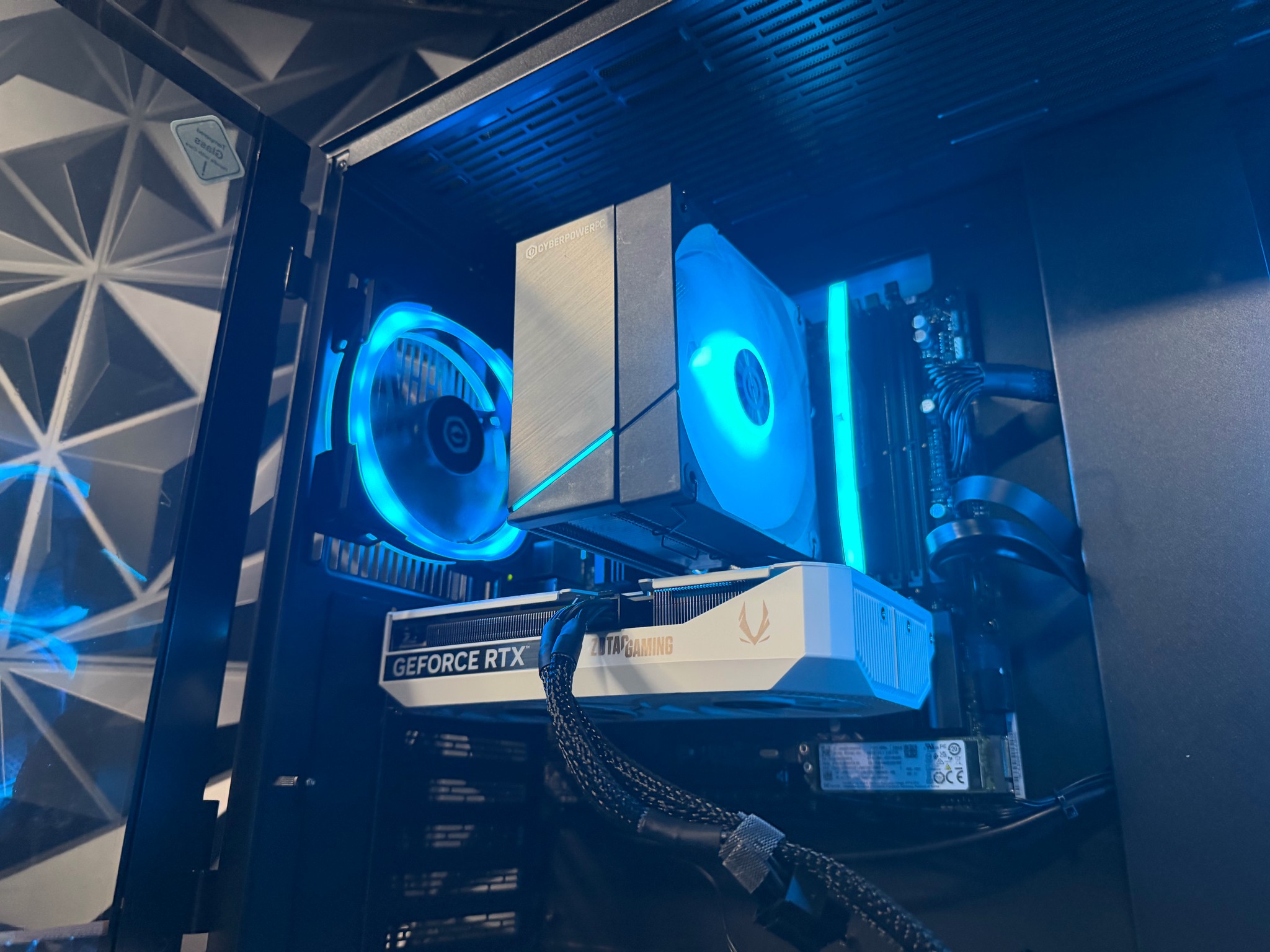 ⚡🌐 CYBER REMIX Ti 🌐⚡Ryzen 5 8400F| RTX 5060Ti| 16 GB DDR5| 750GB NVMe| 1000W PSU