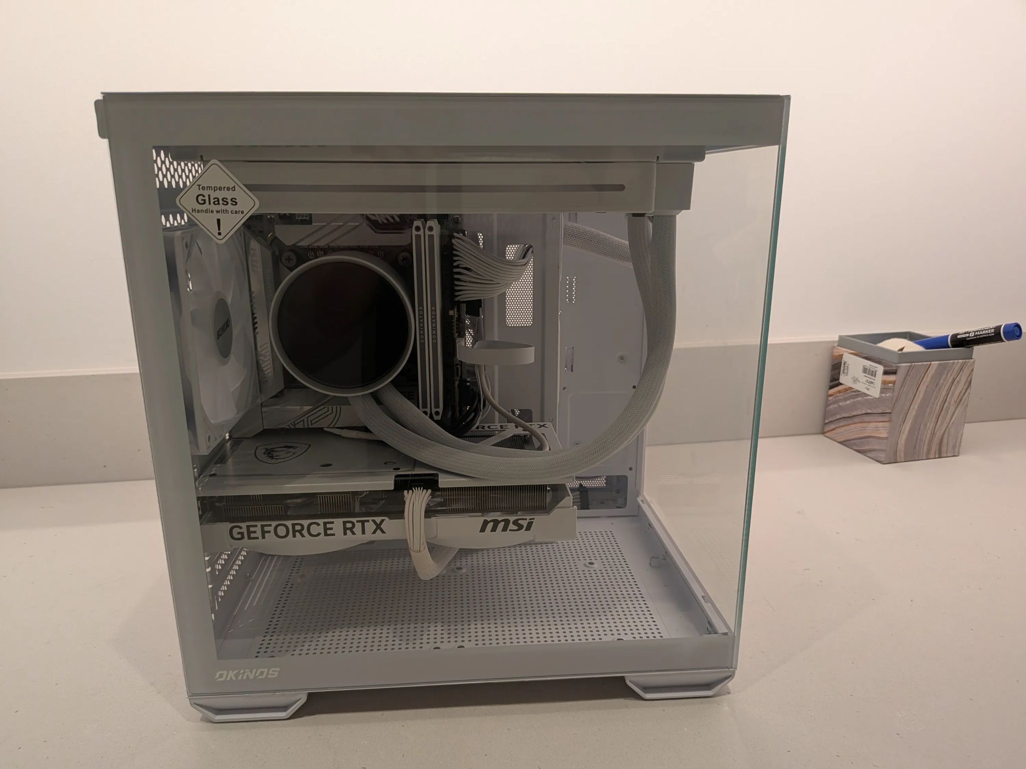 Saja Boys Ice - RTX 5070, Intel Core Ultra 7 265K, 32 GB DDR5, 2 TB Gen 4 NVME, RGB, Liquid Cooled