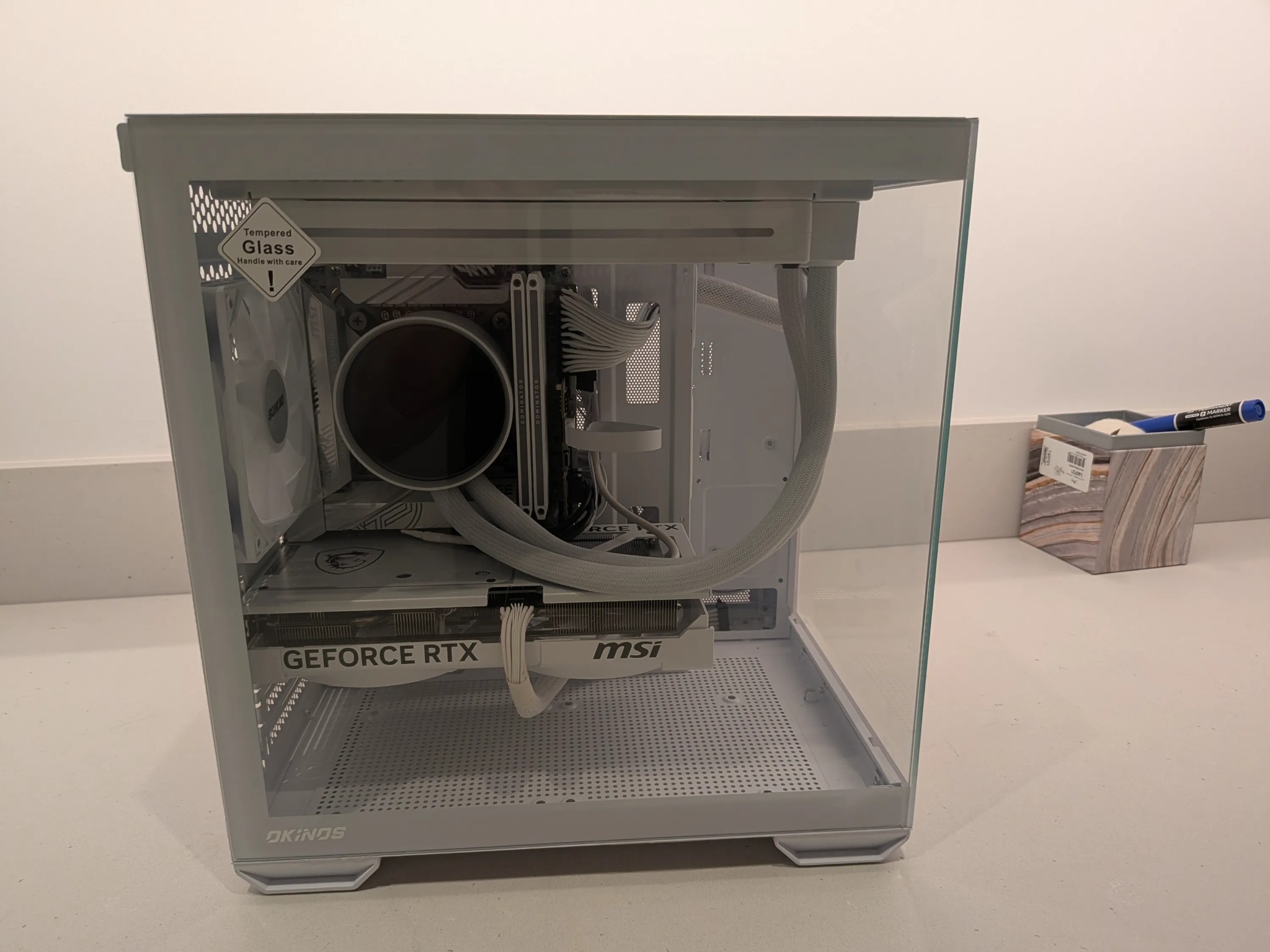 Saja Boys Ice - RTX 5070, Intel Core Ultra 7 265K, 32 GB DDR5, 2 TB Gen 4 NVME, RGB, Liquid Cooled