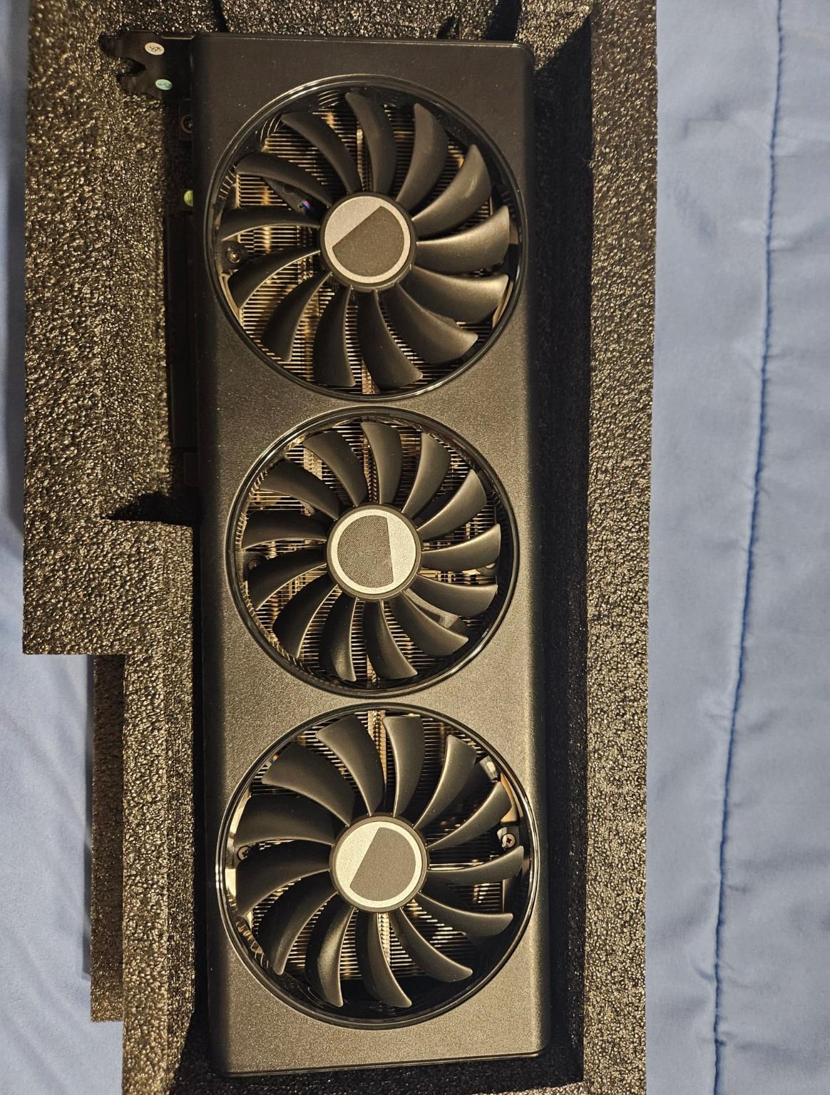XFX Speedster QICK 319 BLACK Radeon RX 7700 XT