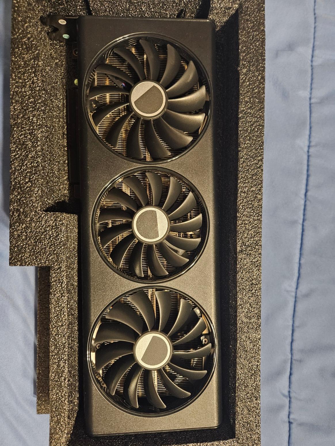 XFX Speedster QICK 319 BLACK Radeon RX 7700 XT