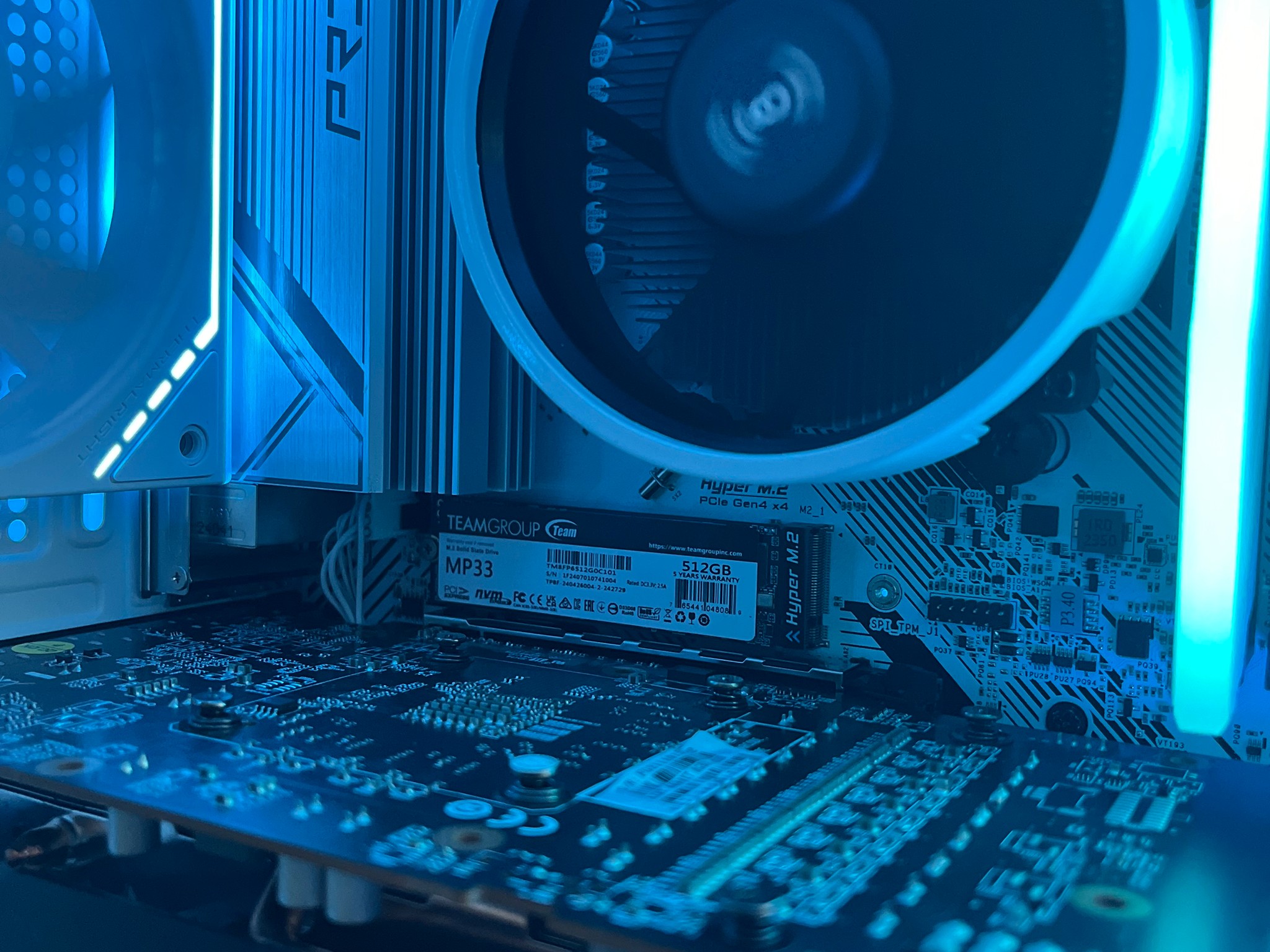 CUSTOM WHITE PC | RYZEN 5 5500 | RX 6600XT | RAM DDR4 16GB | WIN 11 PRO | PURE PERFORMANCE