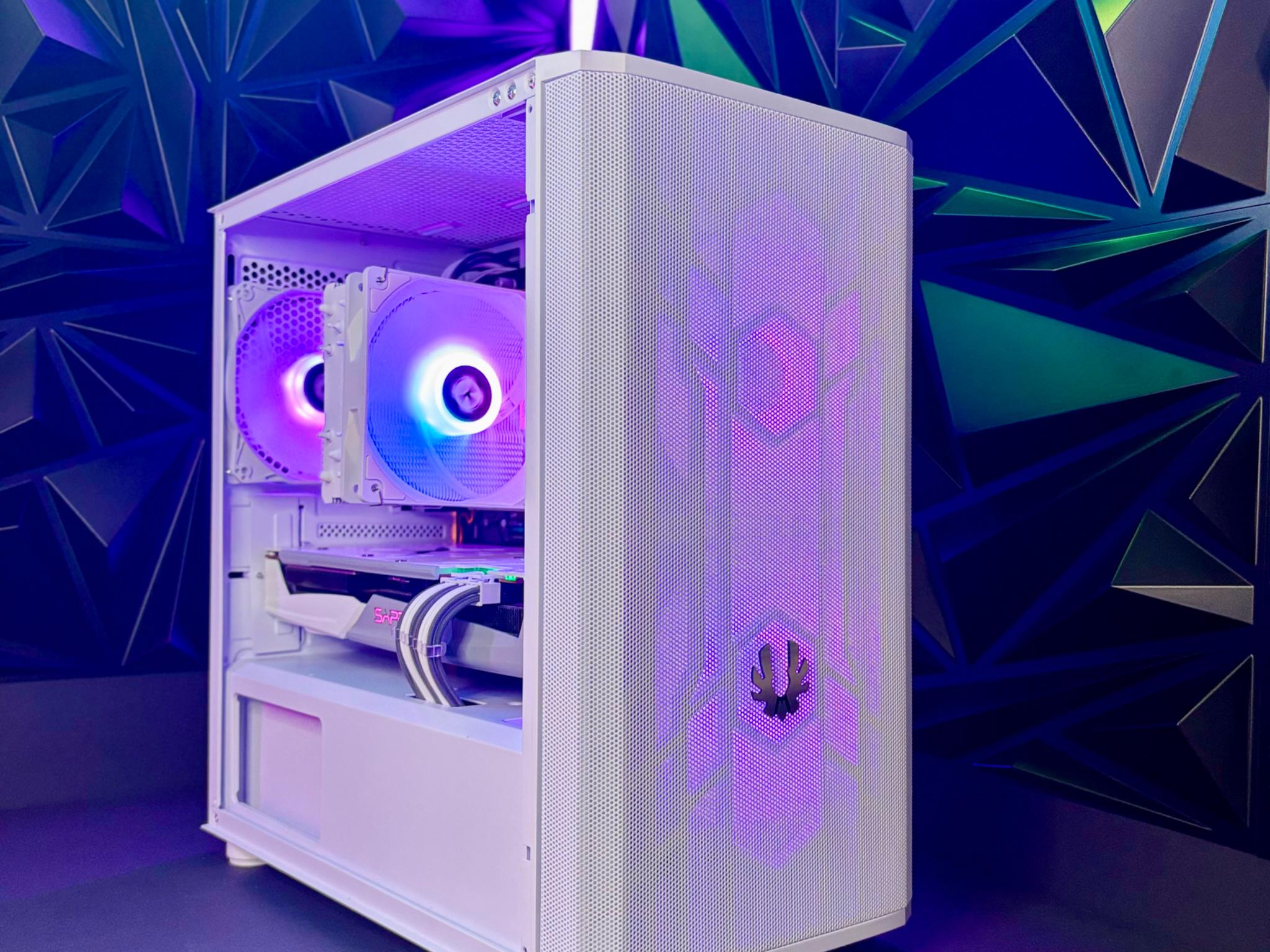 GAMING PC / RYZEN 5 / RX5700 XT / 16 GB RAM / 1 TB STORAGE