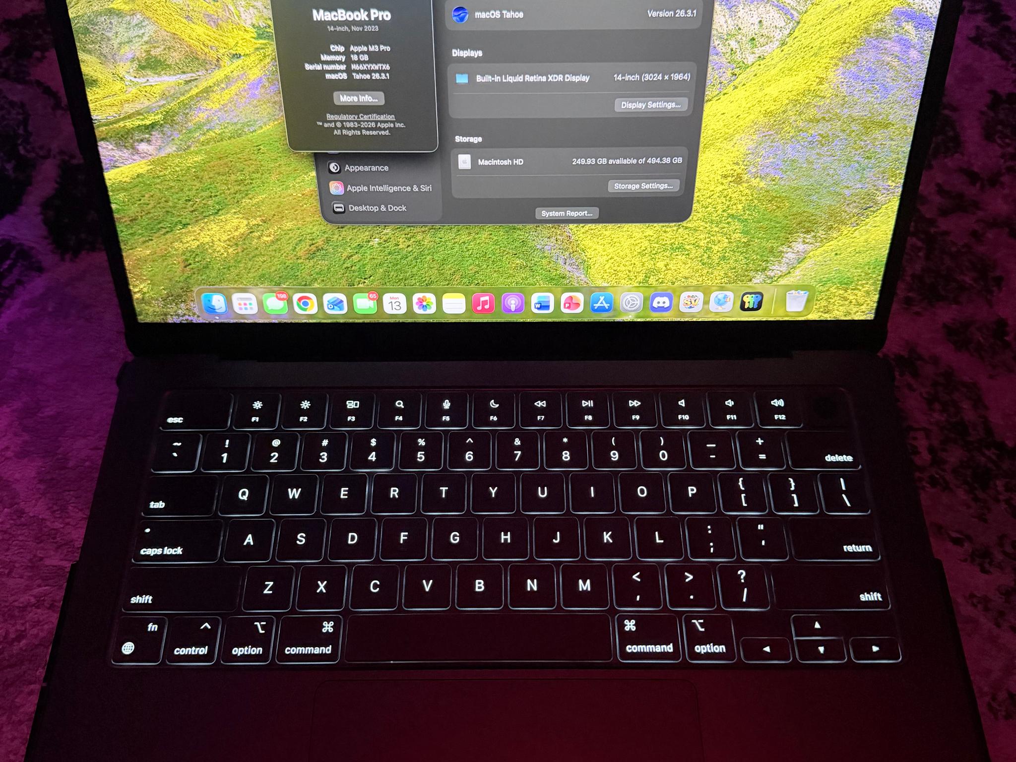MacBook Pro M3 Pro - 18GB RAM - 512GB SSD - 14 inch - Black