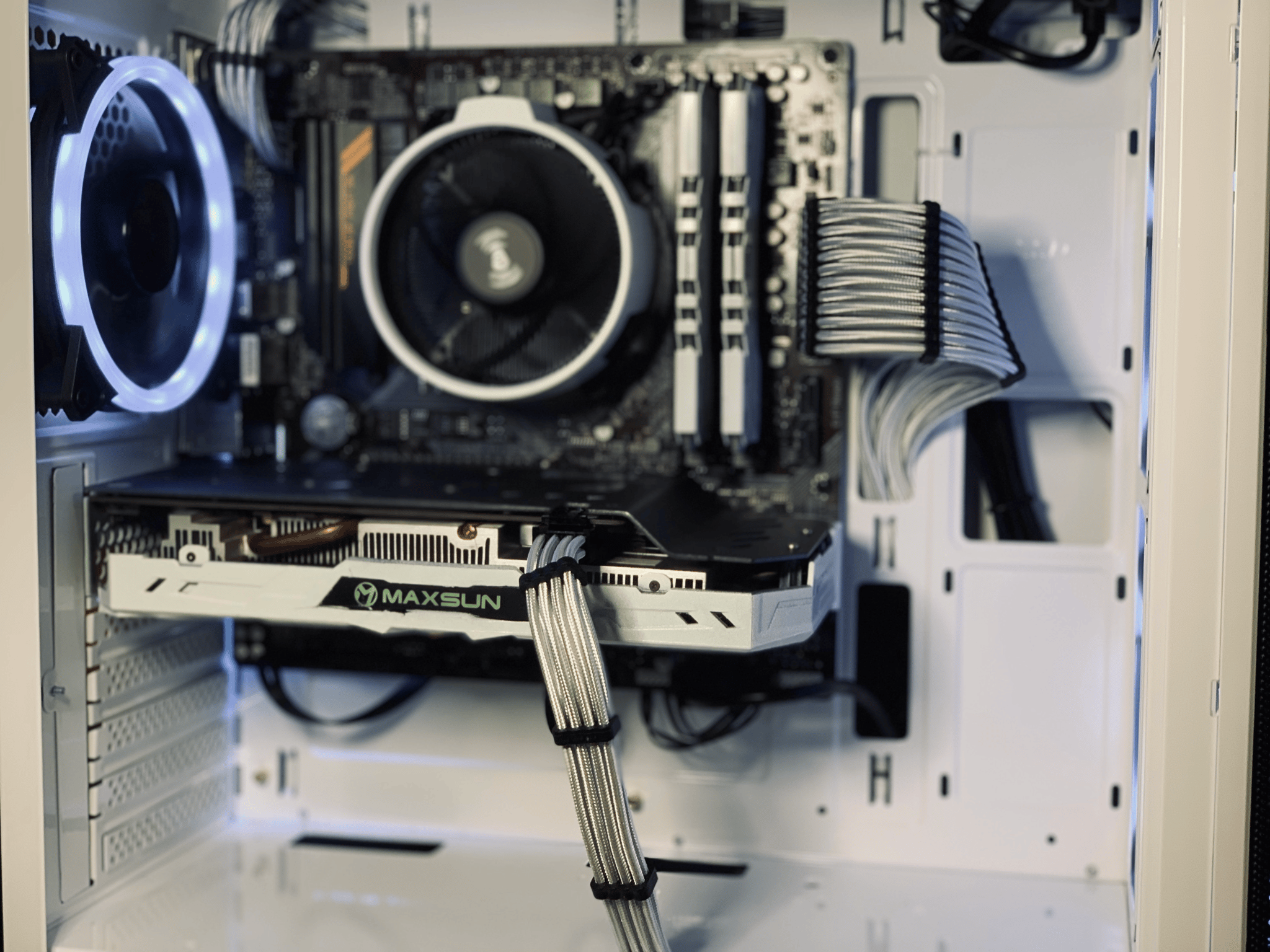 Mid Range White Gaming PC (Ryzen 5 3600+ GTX 1660 Super)