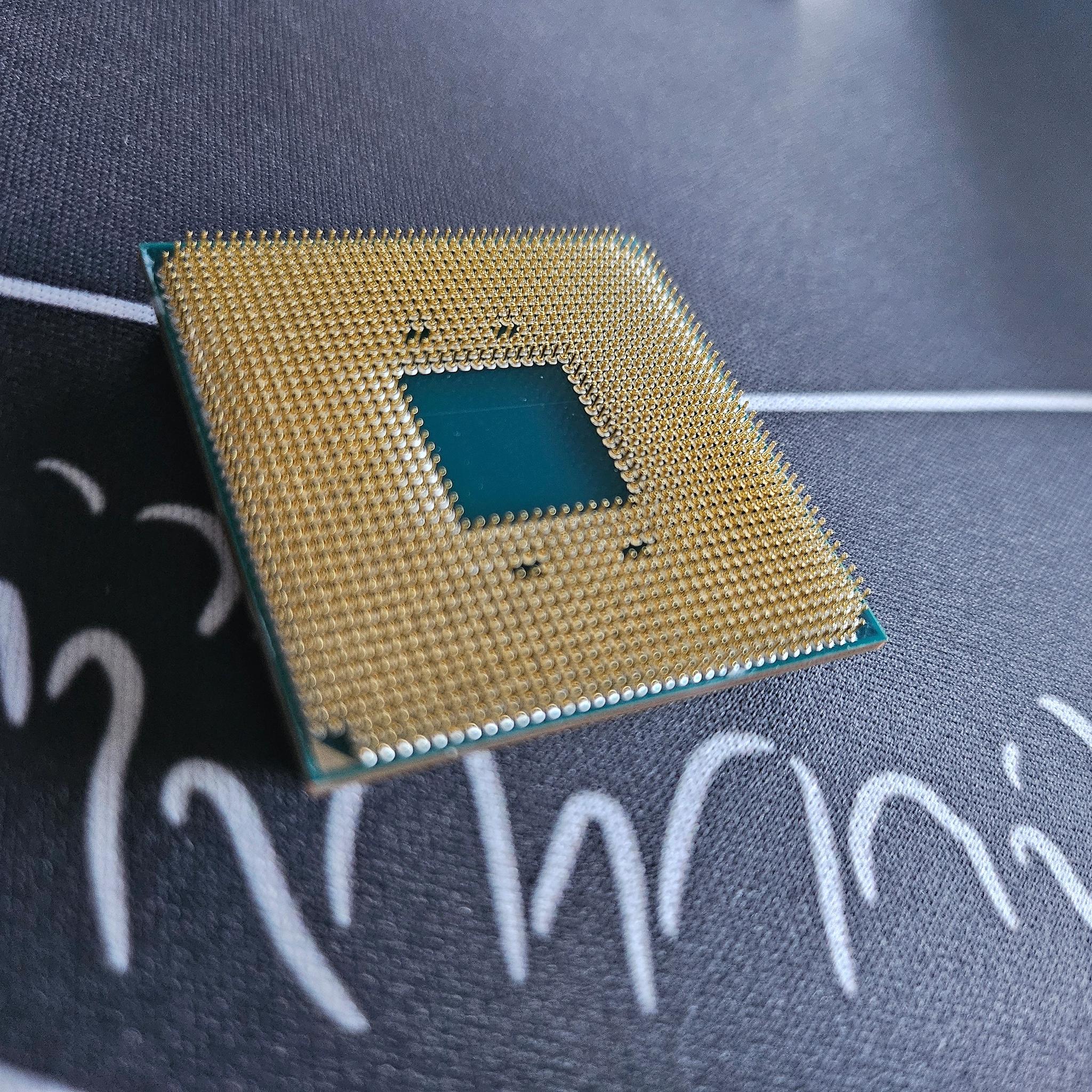 Lightly Used - Ryzen 7 3700x