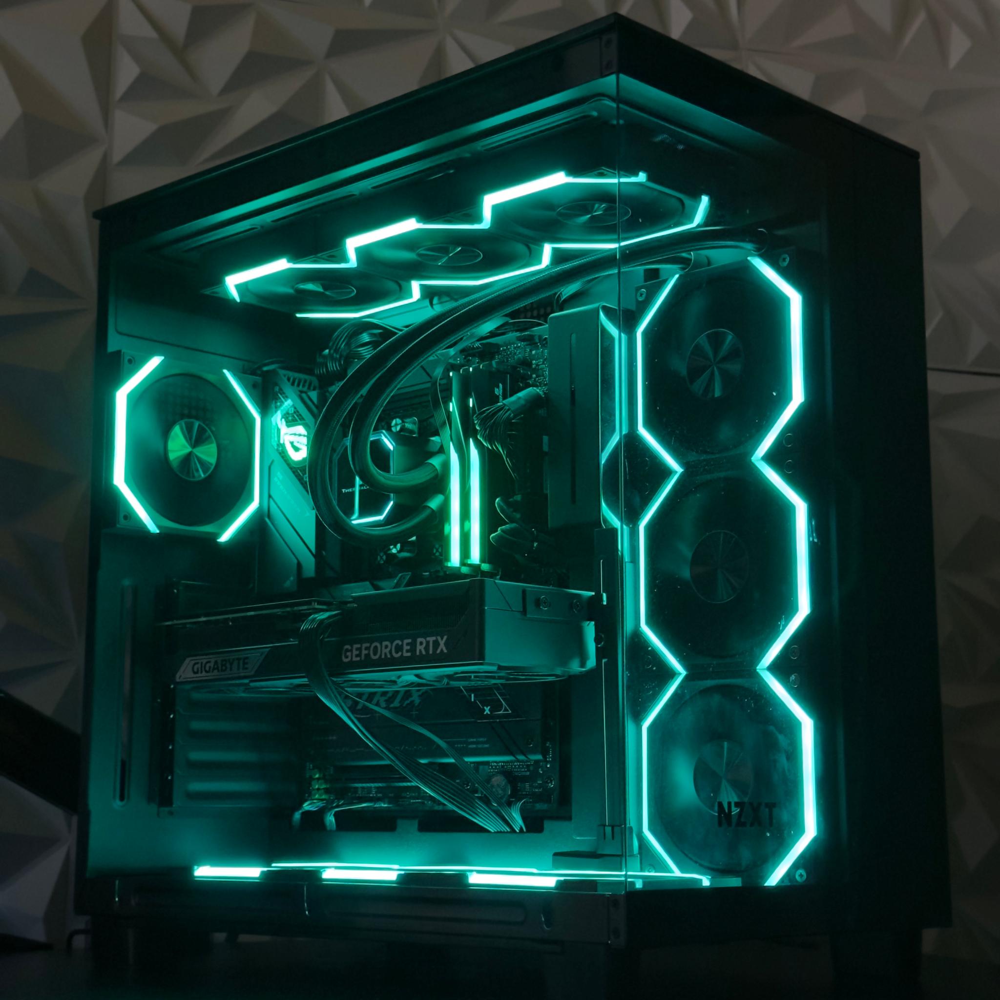 RTX 5070 Ti / Ryzen 7 9800X3D / 32GB 6000MHz CL30 DDR5 / 2TB crucial ssd / Windows 11 by
