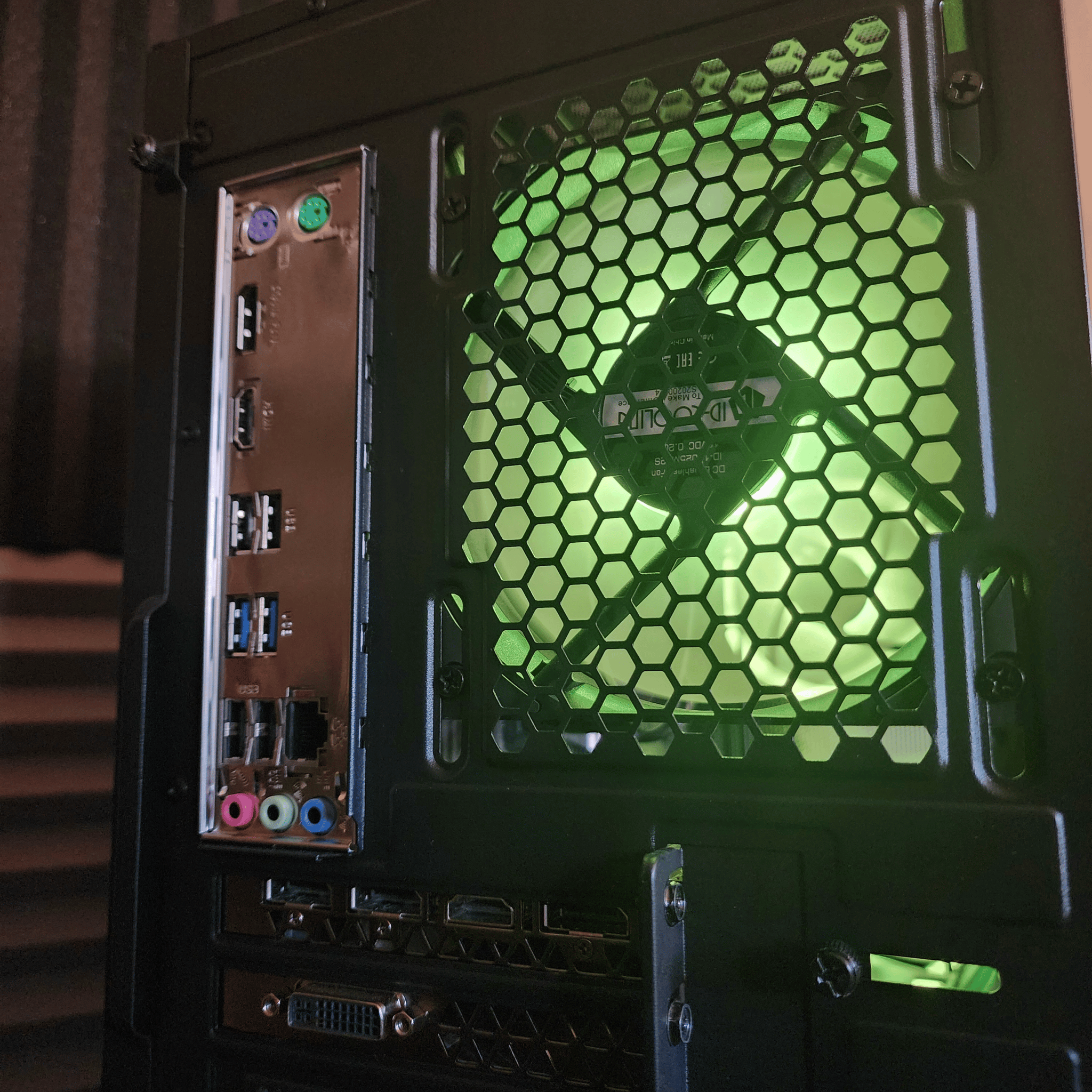 Intel Core i5 8500 // Nvidia GeForce GTX 980 4GB FE // TCreate 16GB 3200MHz