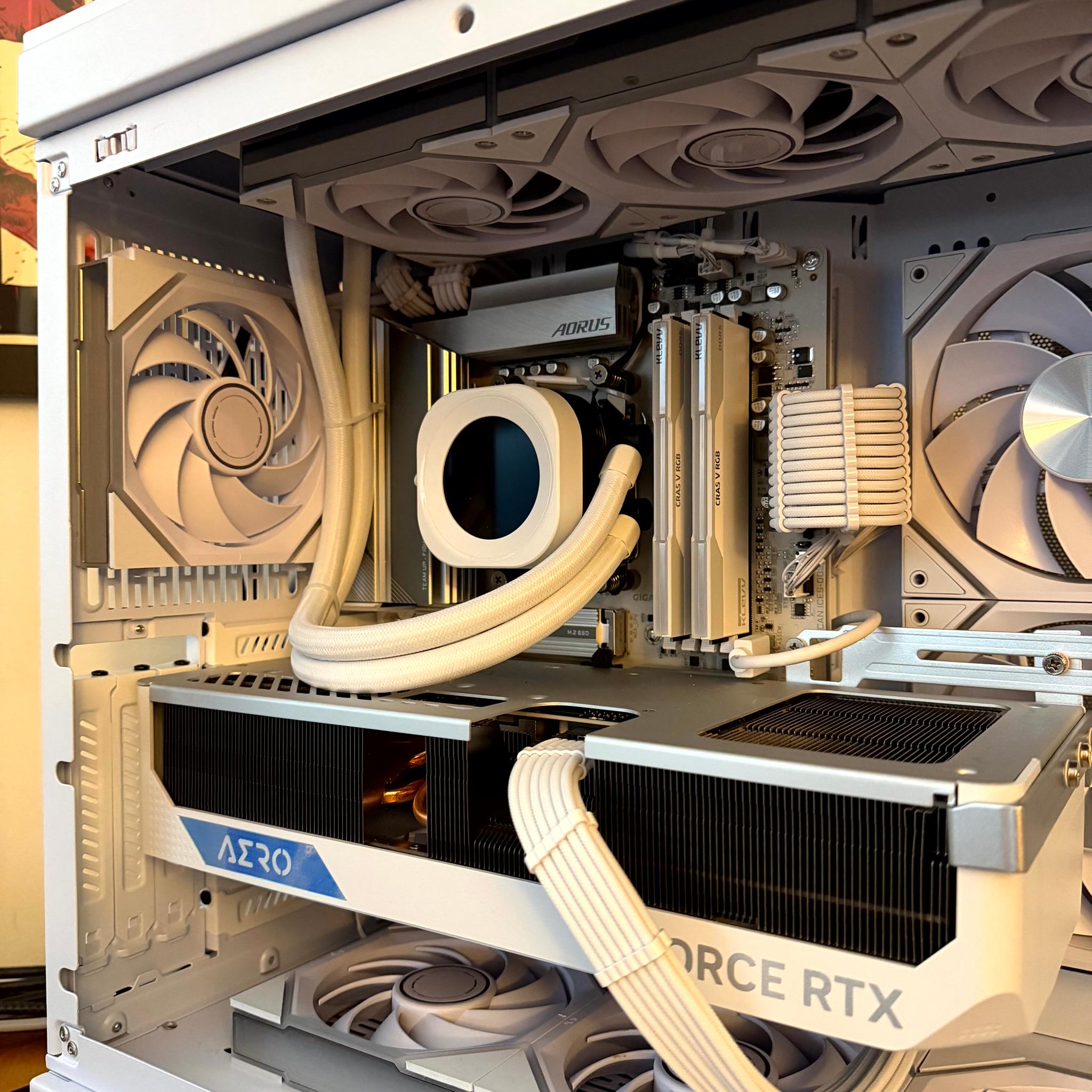 Aurskriða - RTX 4080 Super OC | Ryzen 9 7900x3d | 32GB RAM @6400 | 3TB Total NVME | 1200W Gold