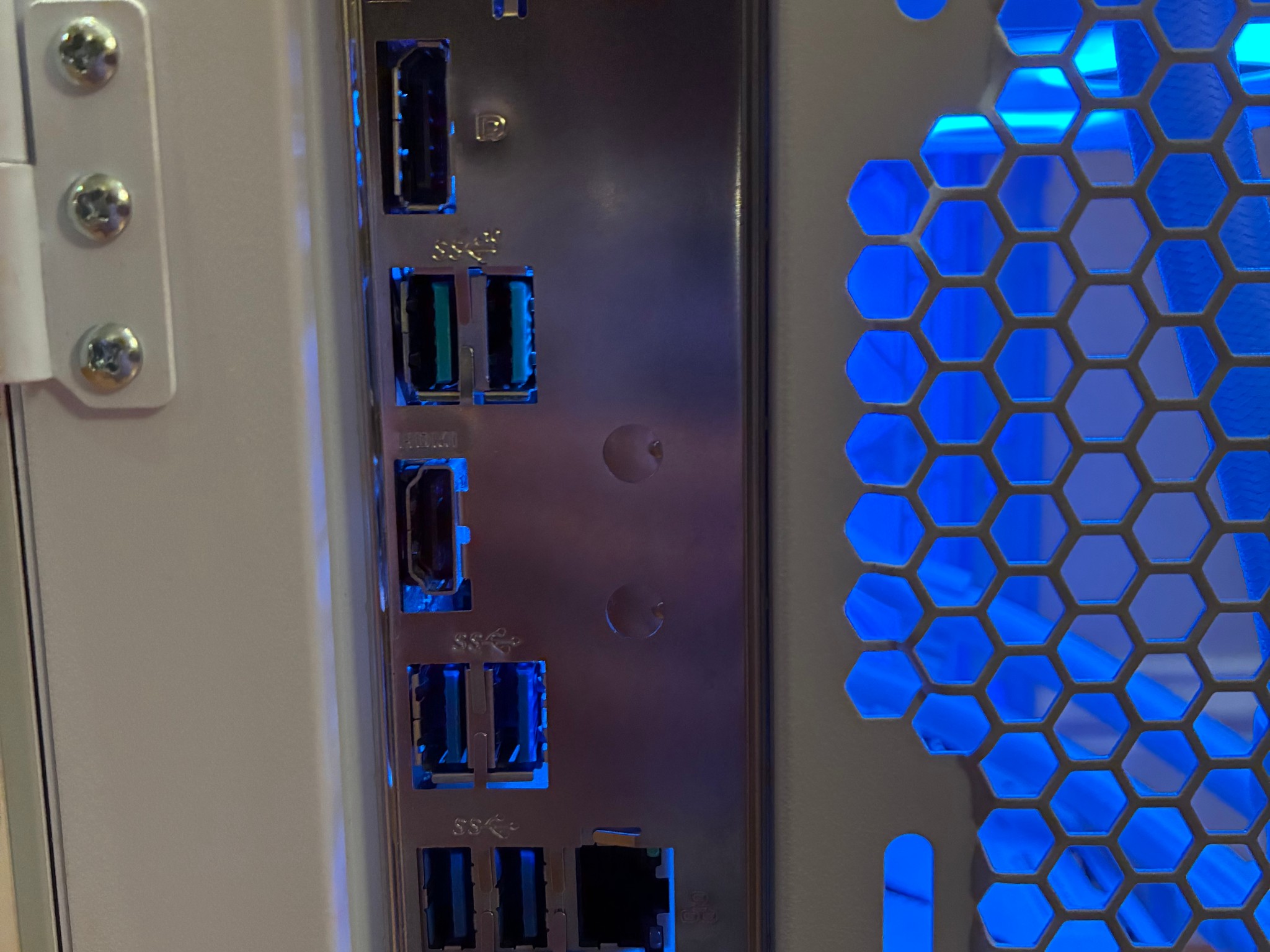 RTX 3060 Ti i7 9700K CUSTOM WHITE GAMING PC 1TB PCIe 4.0 NVME 16GB DDR4 WIFI BLUETOOTH WINDOWS 10/11