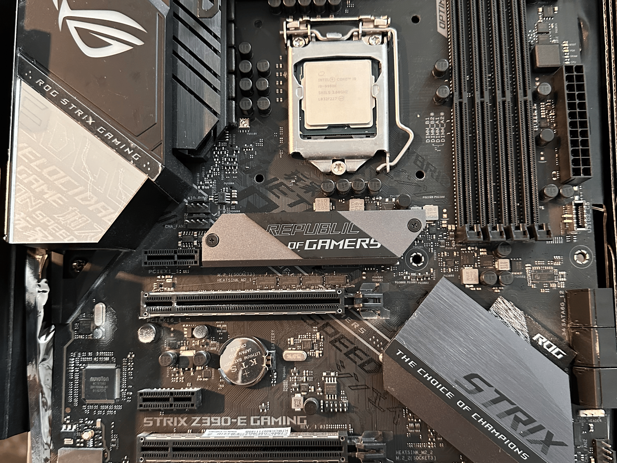 ASUS ROG STRIX Z390-e gaming motherboard with intel i9-9900k cpu installed