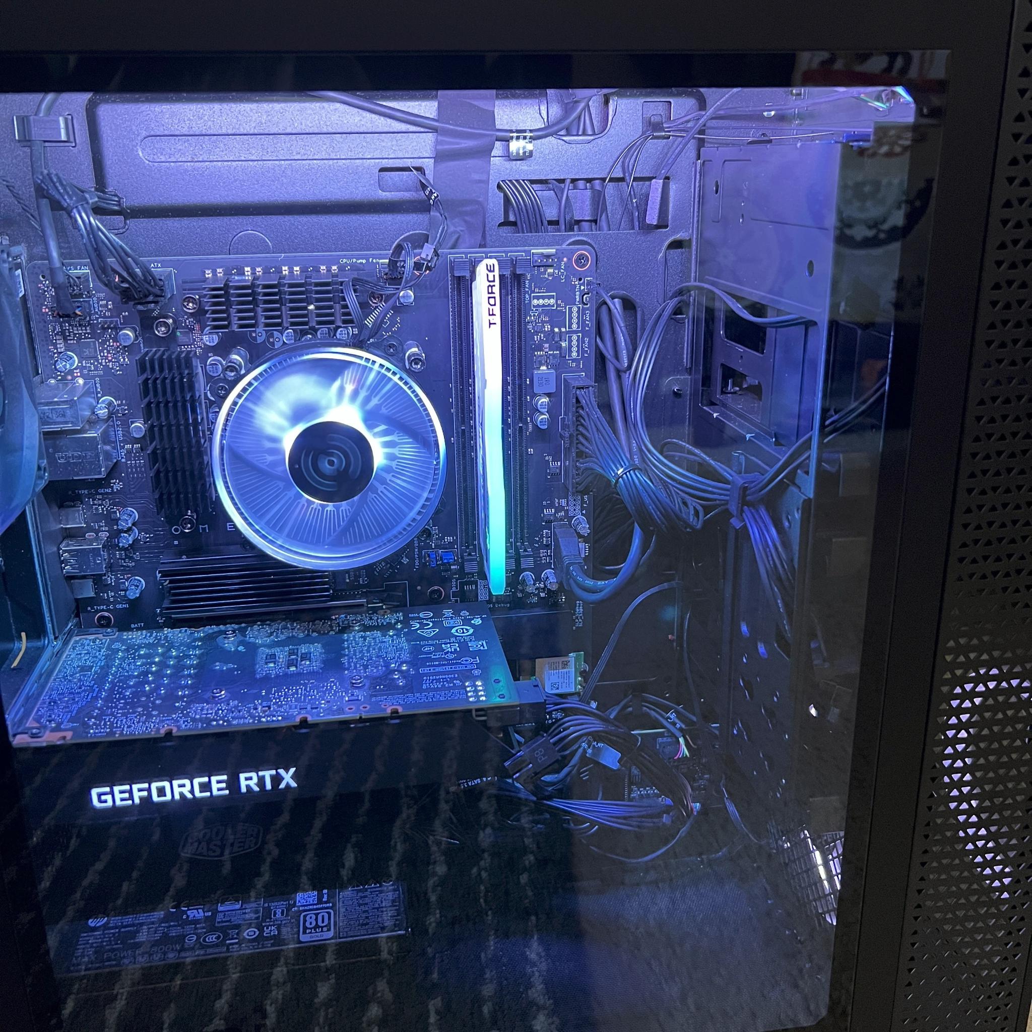 HP Omen 30L Ryzen 5 5600x 16gb Ram Team Tforce Delta RTX 3060 240 ssd nvme