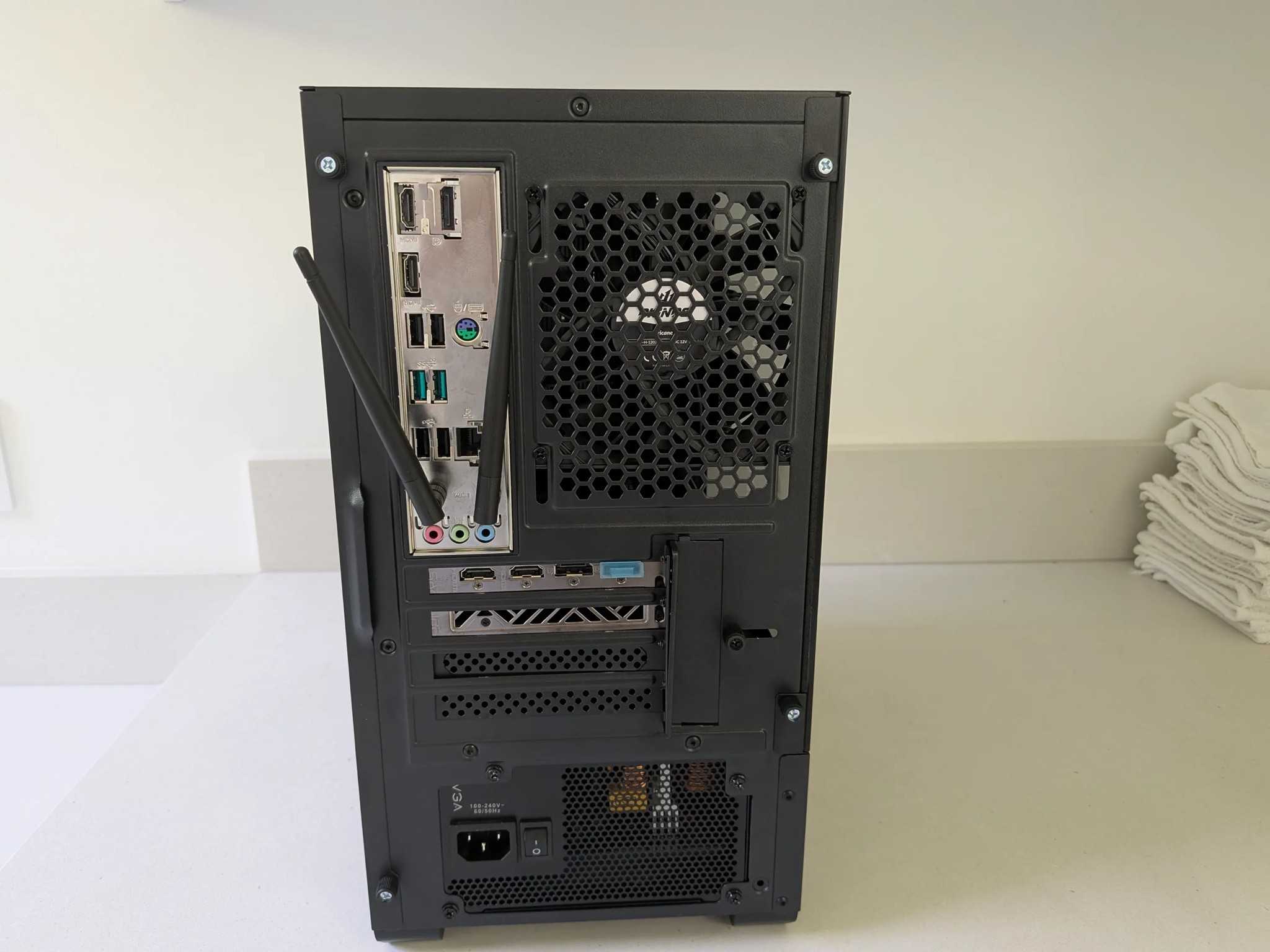 Walnut Wood RX 9070 PC - Intel Core i5 13th Gen, AMD Radeon RX 9070, 32 GB RAM, 4 TB SSD