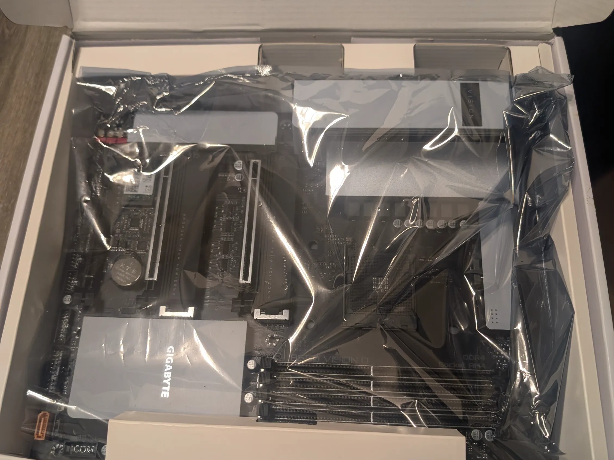 Gigabyte B550 VISION D AMD AM4 DDR4 ATX Motherboard WORKS Great