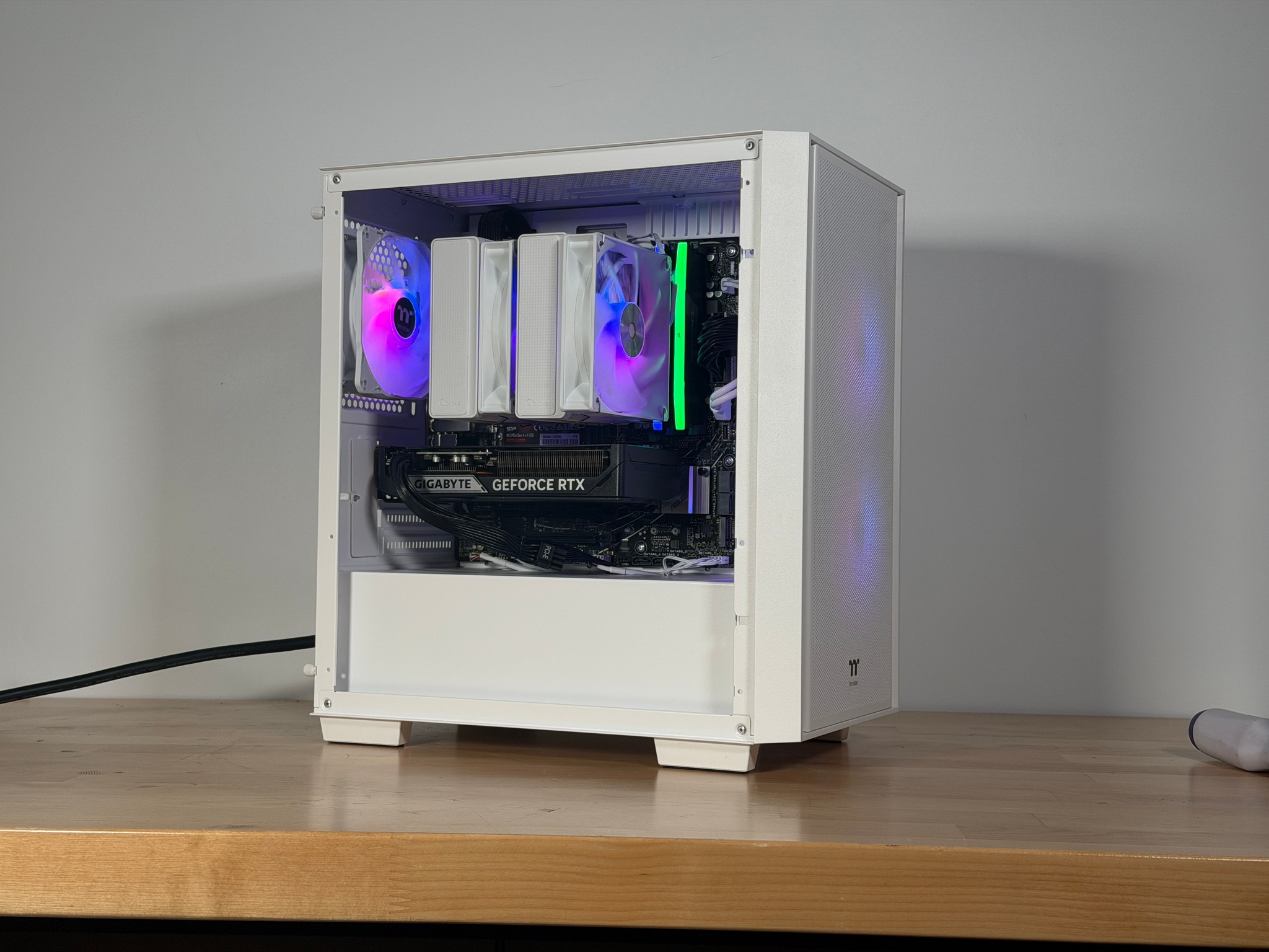 RTX 5060TI 16gb Ryzen 5 7600x3d Gaming PC