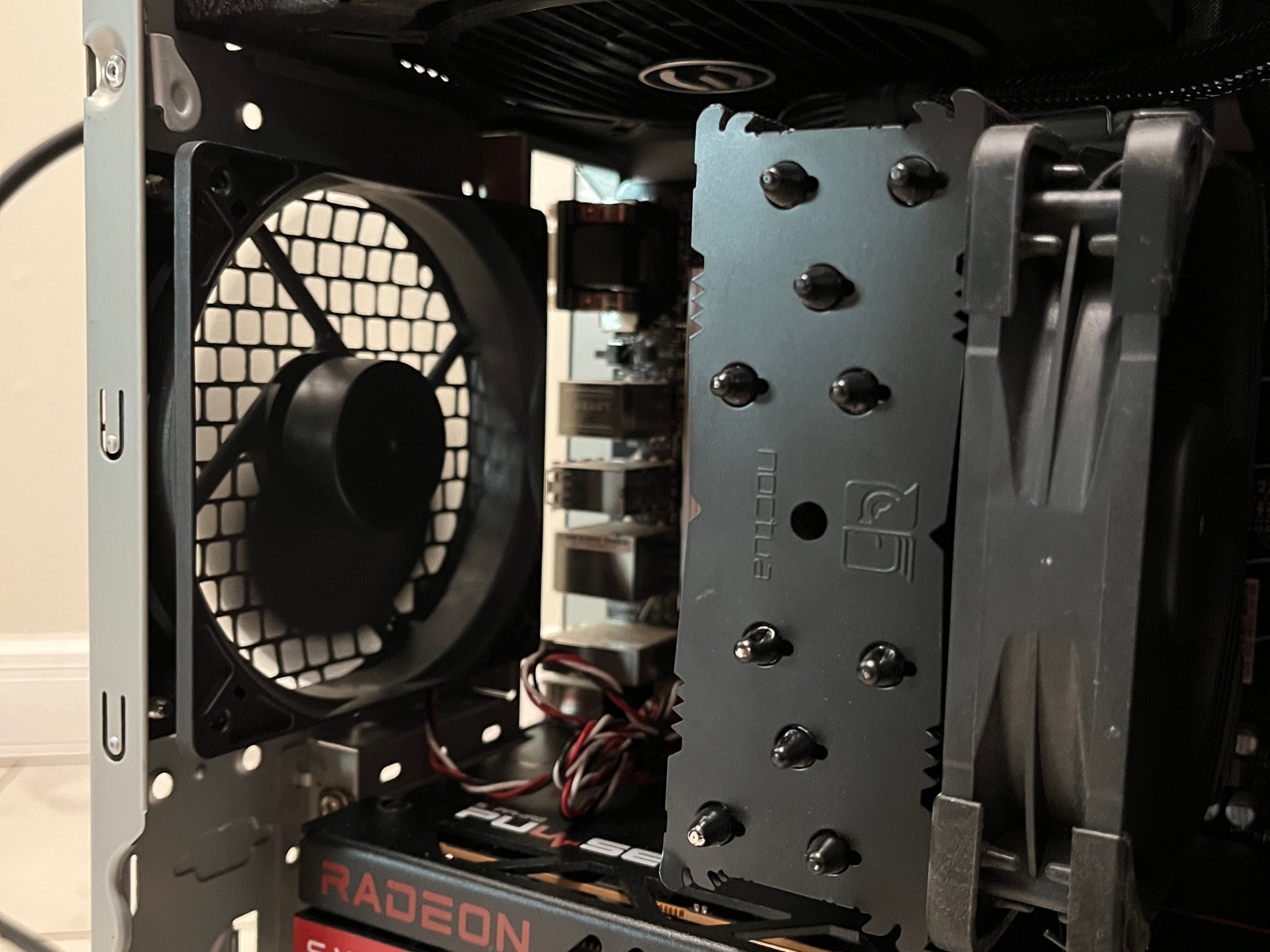 AMD RX 7800 XT 16GB, AMD Ryzen 5 7600x, 16GB RAM, 1TB SSD - High FPS Office Gaming PC w/ Wi-Fi & BT