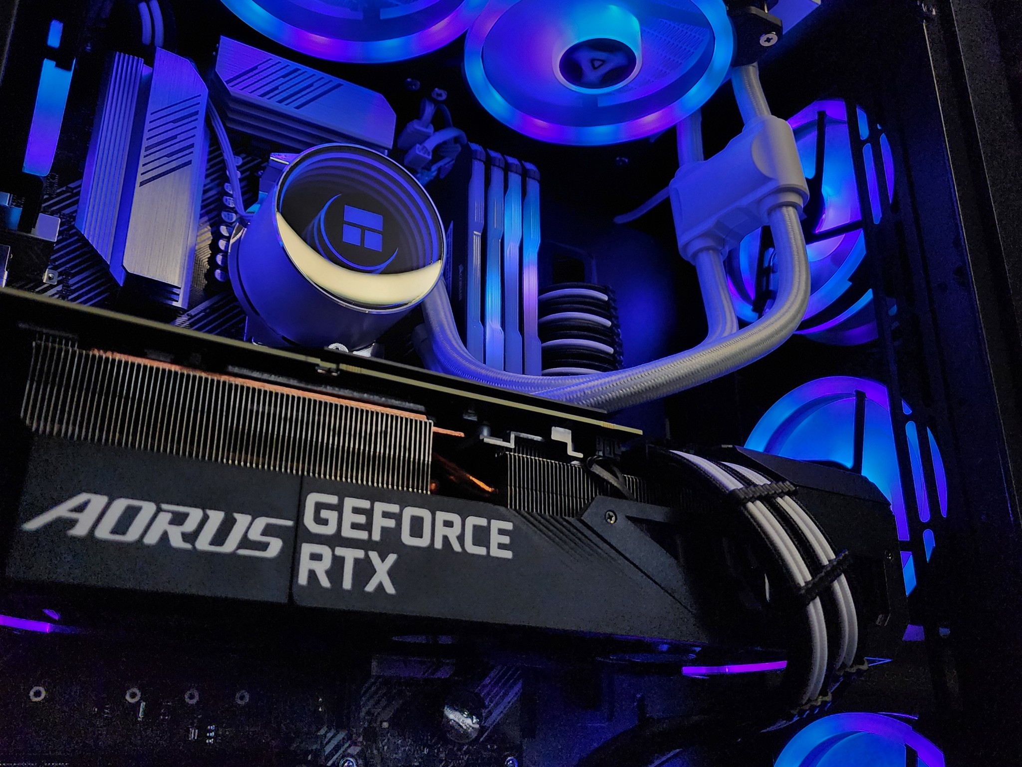 🖤💙💛 Aorus RTX 3080 Master // AMD Ryzen 7 5700G // Corsair Vengeance 32GB 3200MHz // MSI 1TB NVMe