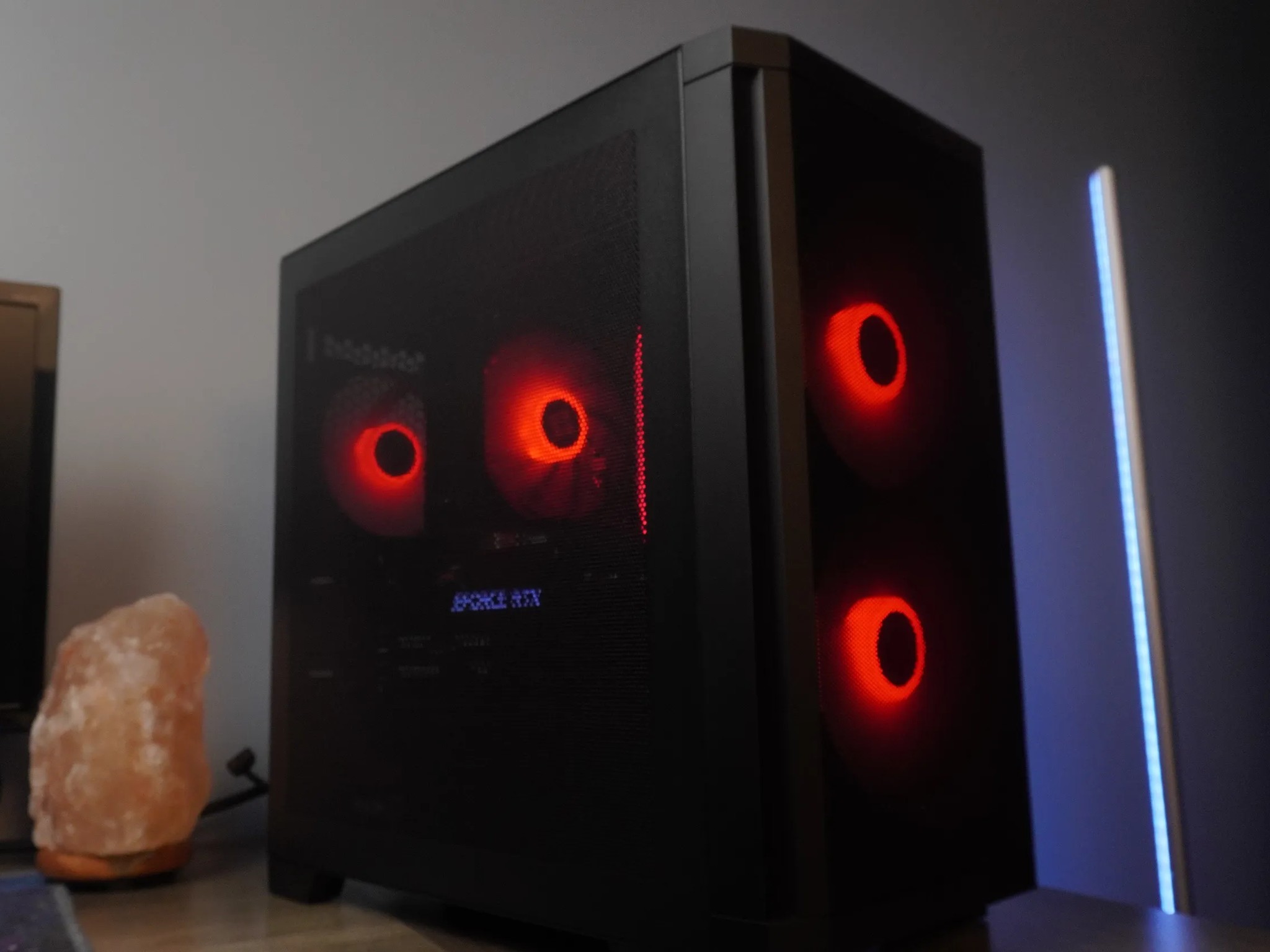 🖤 STEALTH 🖤 AM5 1440p/1080p GAMING MACHINE 💚RTX 3060ti 🧡 Ryzen 5 8400f | 32GB | 1TB | WIFI