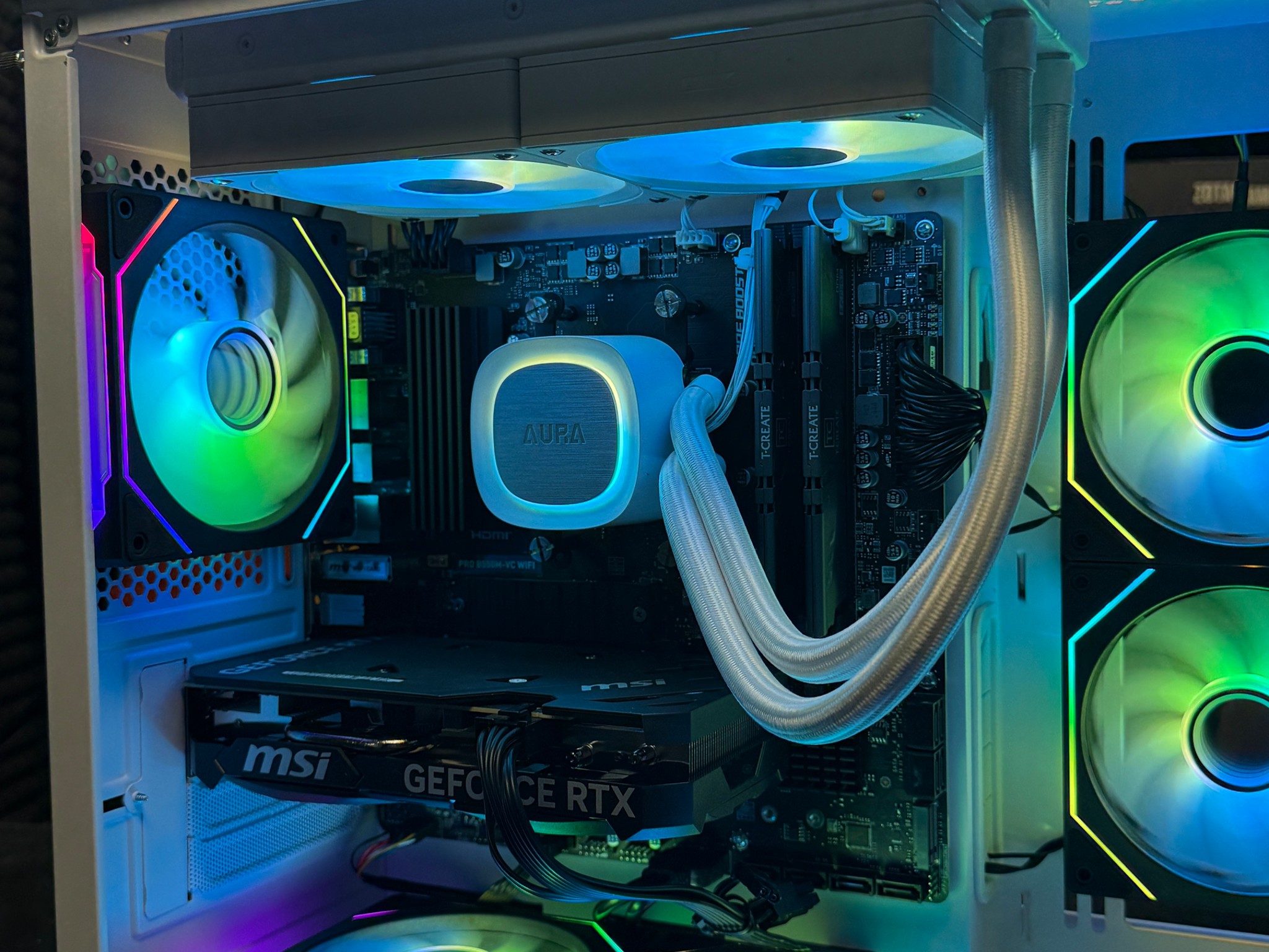 RGB Gaming PC - Ryzen 5 5600 / RTX 4060 Ti 8gb / 16GB DDR4 / 8 RGB Fans / 1TB SSD