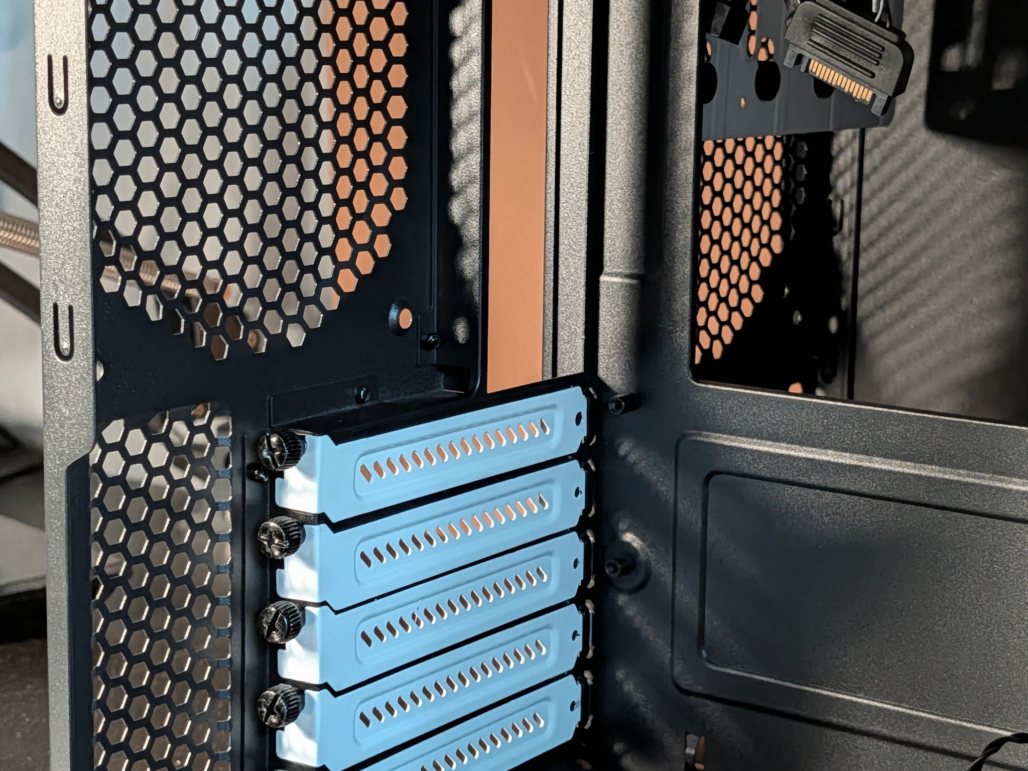 Fractal Design Node 804 Black Aluminum Micro ATX Cube Computer Case 8 Drives