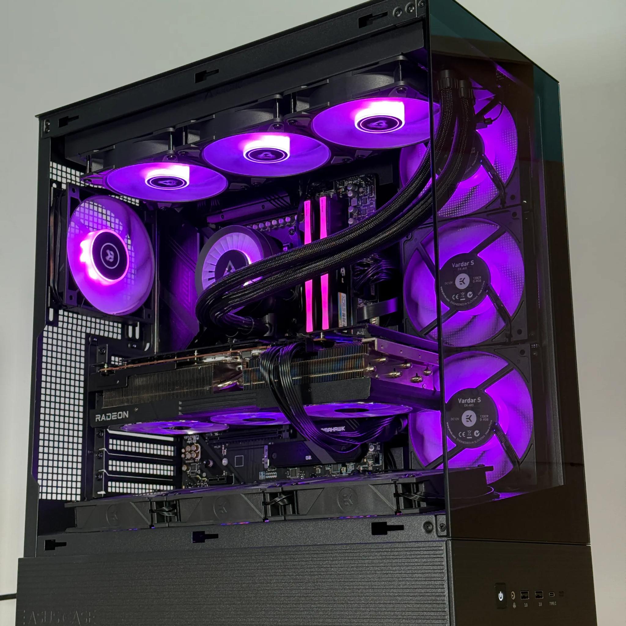 RX 7900XTX Ryzen 9 9900x High End Gaming PC