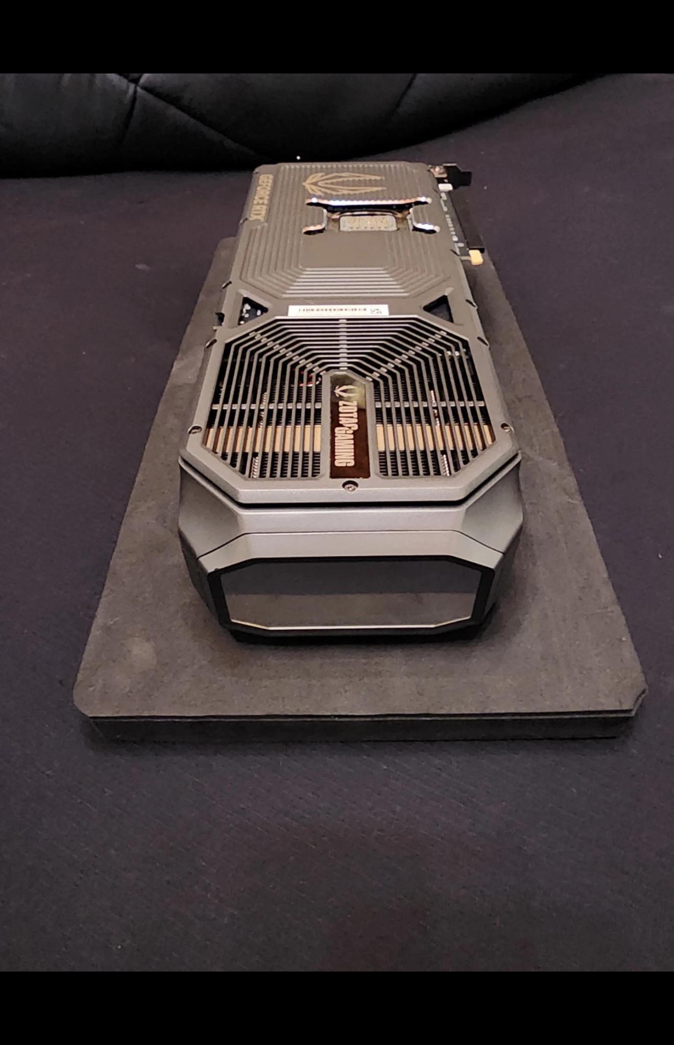 ZOTAC GAMING GeForce RTX 5080 AMP Extreme INFINITY ULTRA