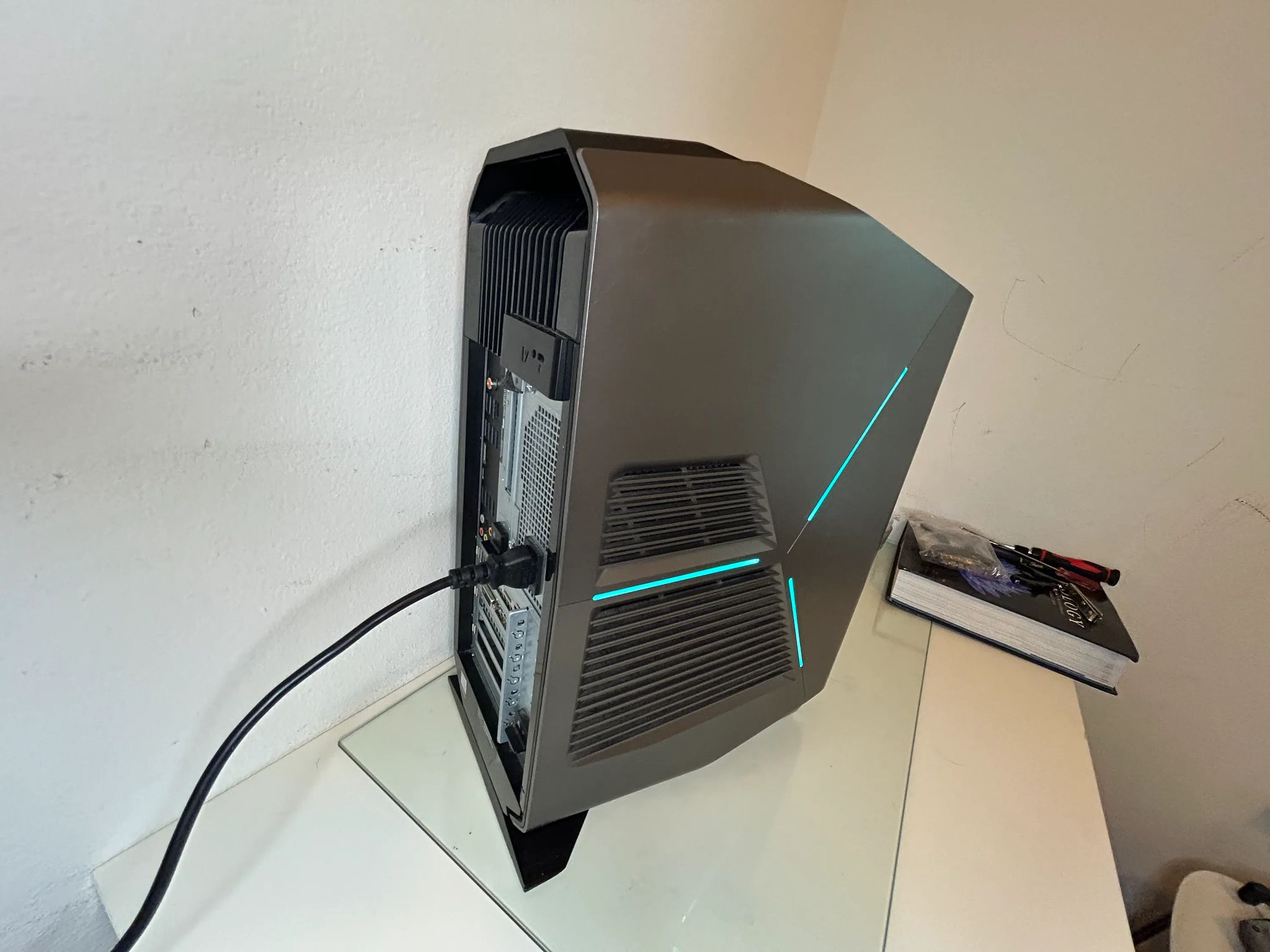 👽 i7 8700k / GTX 1080 / 32gb ddr4 / 500gb ssd+1tb hdd / ALIENWARE R7