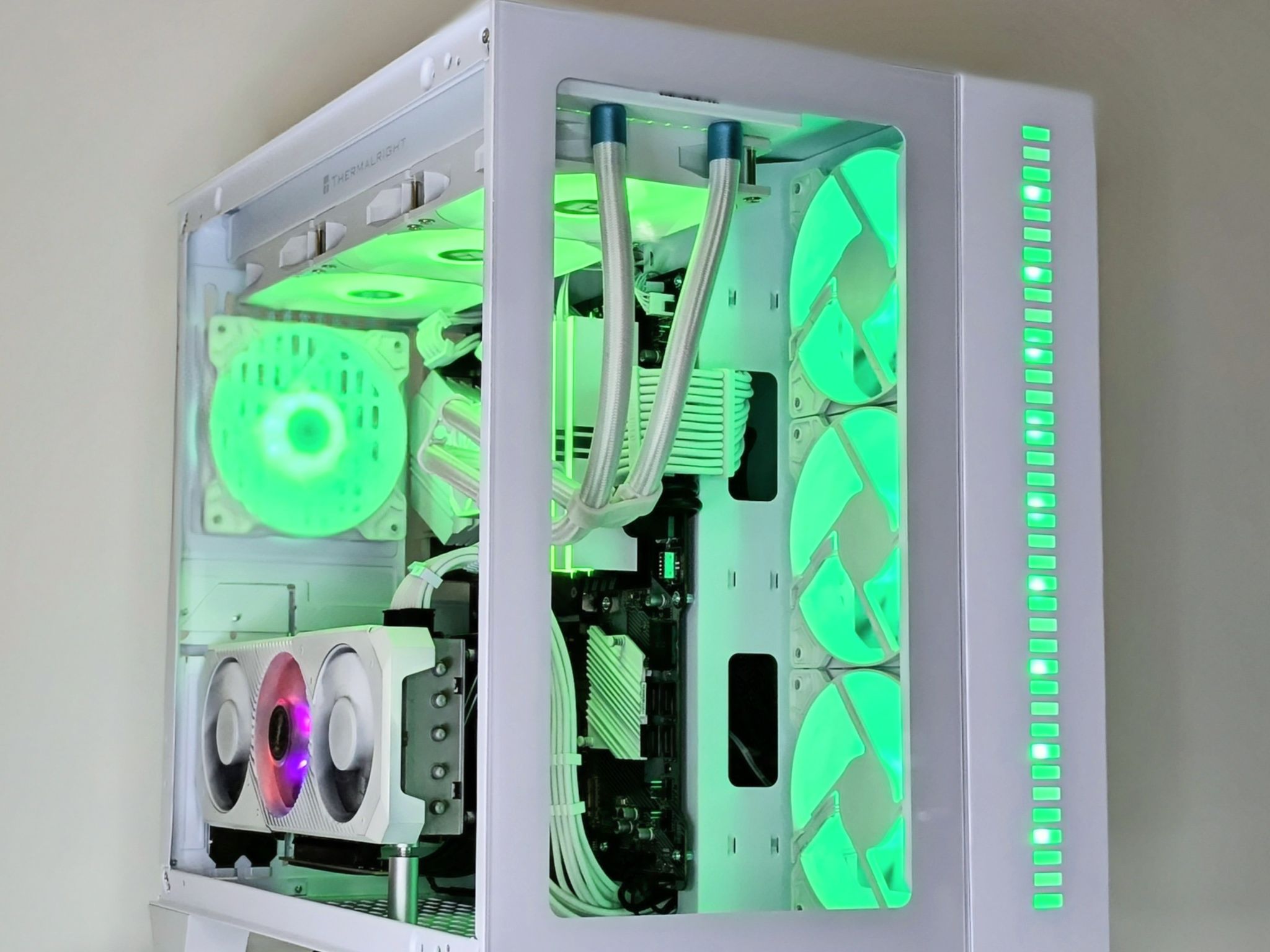 🤍 Liquid Cooled💧⚪️I5-10th GEN/Z490-A PRO🚀⚪️RX 5700XT⚪️1TB NVMe⚪️16GB RAM⚪️Windows 11 Pro
