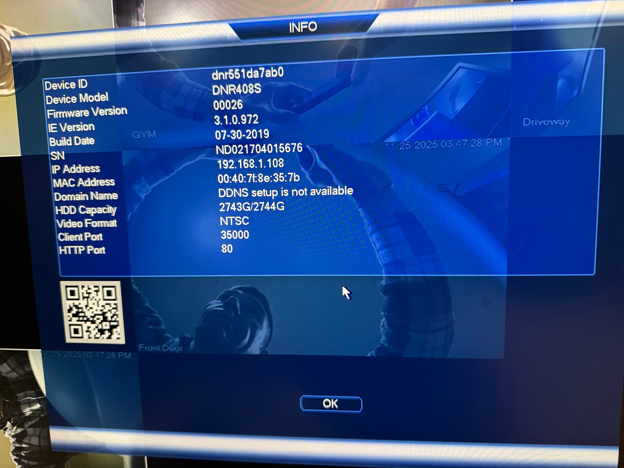 DNR400 Series NVR 8 channel security camera system with 5 cameras and 3TB HDD