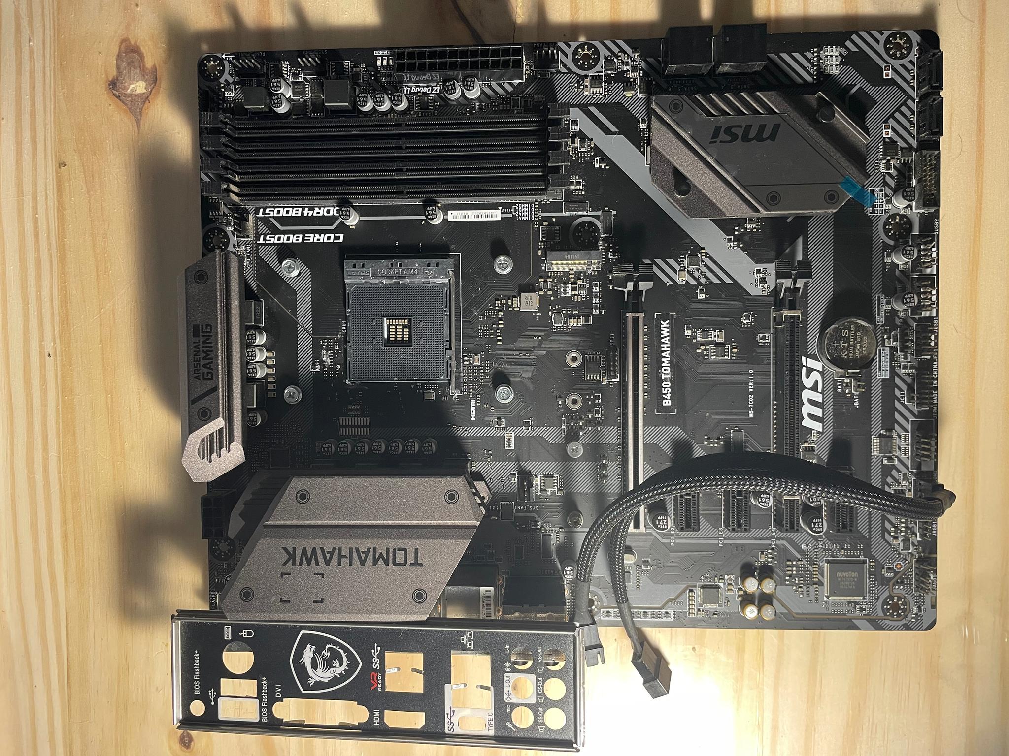 B450 MSI Tomahawk