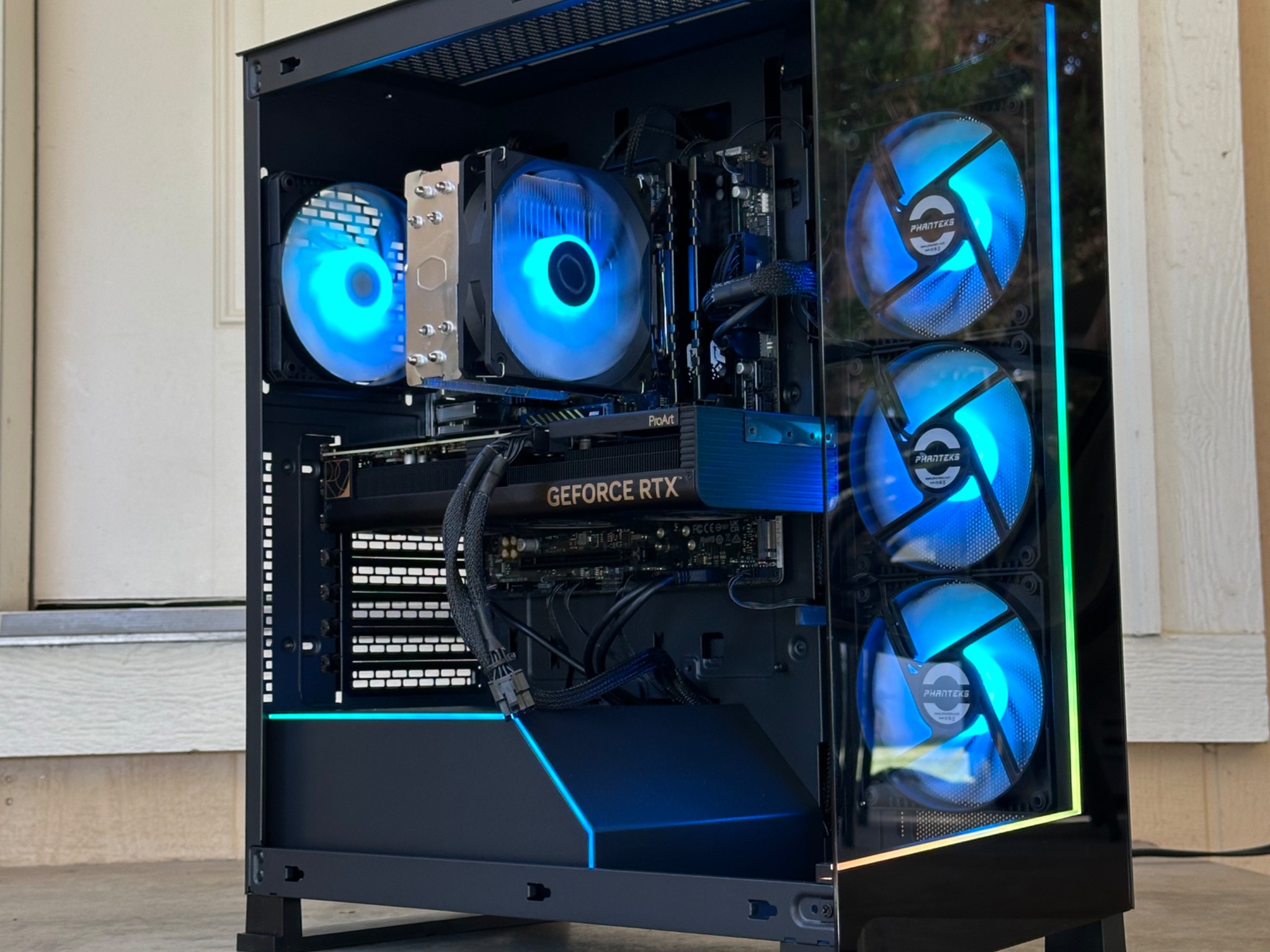 Ryzen 7 7700 / RTX 4060 Ti 16GB / 32GB DDR5 / 2TB MSI Nvme ssd / Windows 11