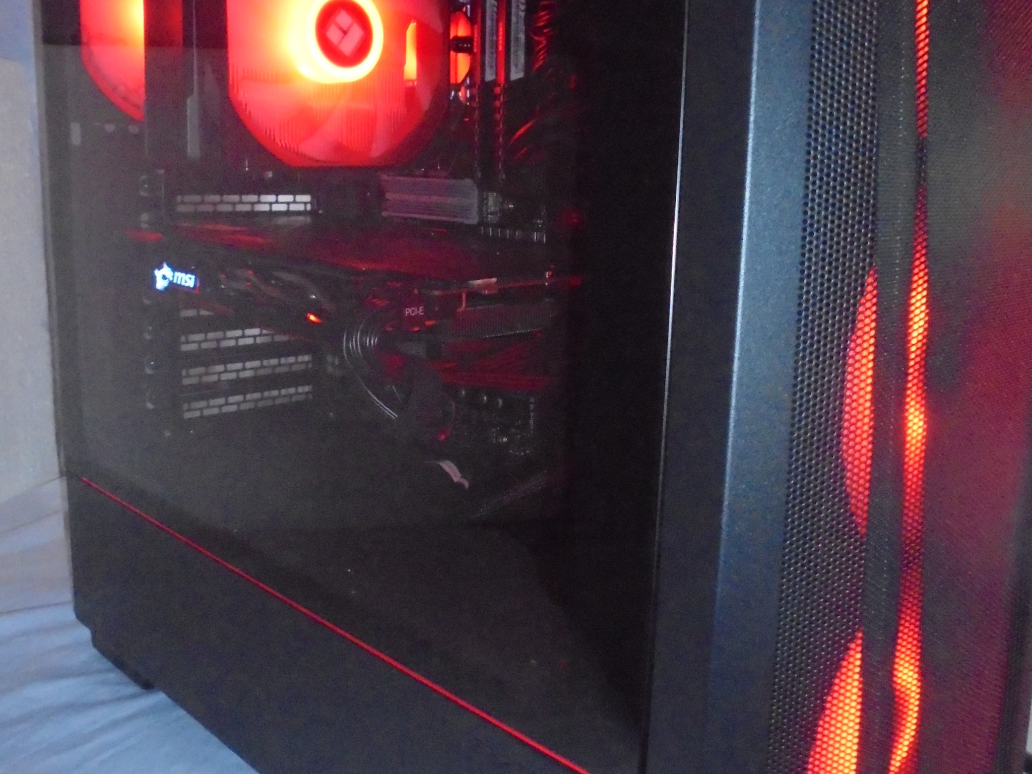 NEW Phantecs Eclipse G360A/NEW Asrock Z370/I5-9600K/Corsair 16GB 3000 MTs/NEW 650W Gold PSU