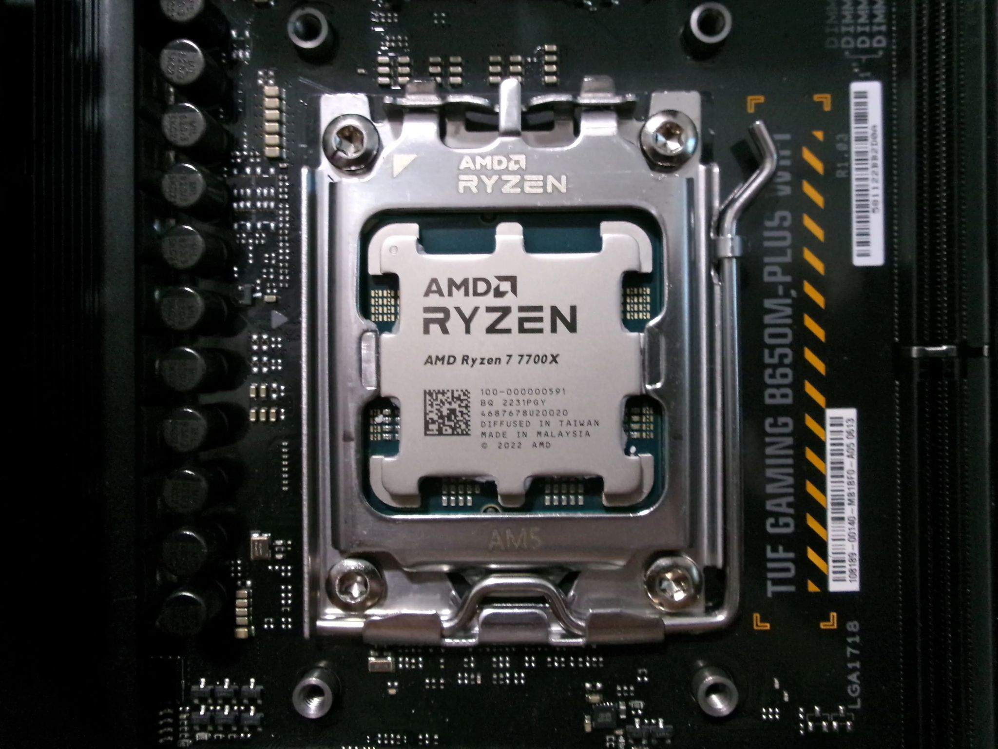 Ryzen 7700X + B650 + 32GB DDR5 Ram