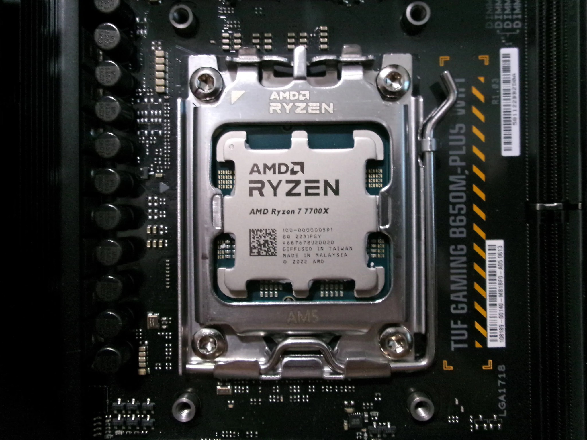 Ryzen 7700X + B650 + 32GB DDR5 Ram