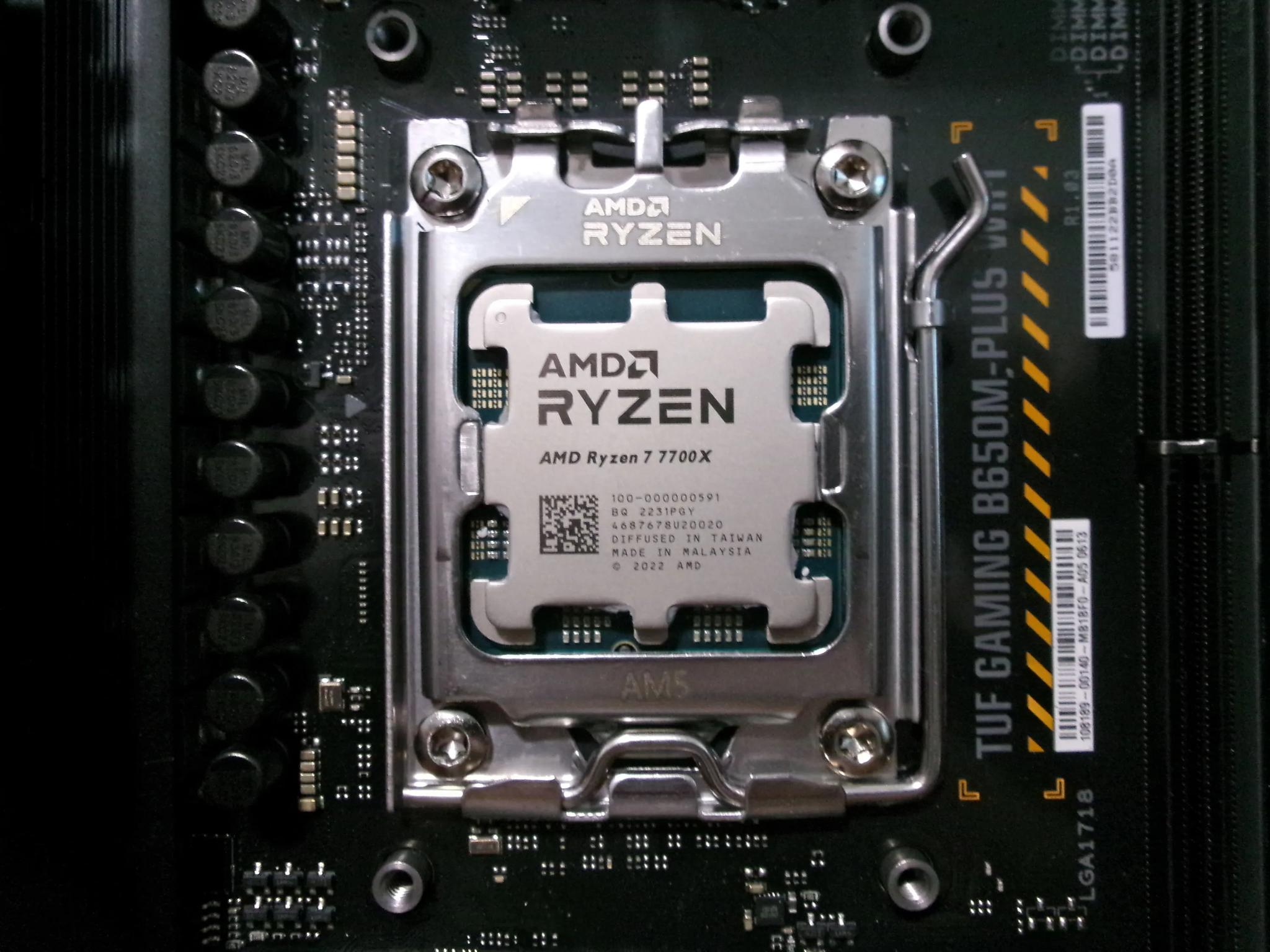 Ryzen 7700X + B650 + 32GB DDR5 Ram
