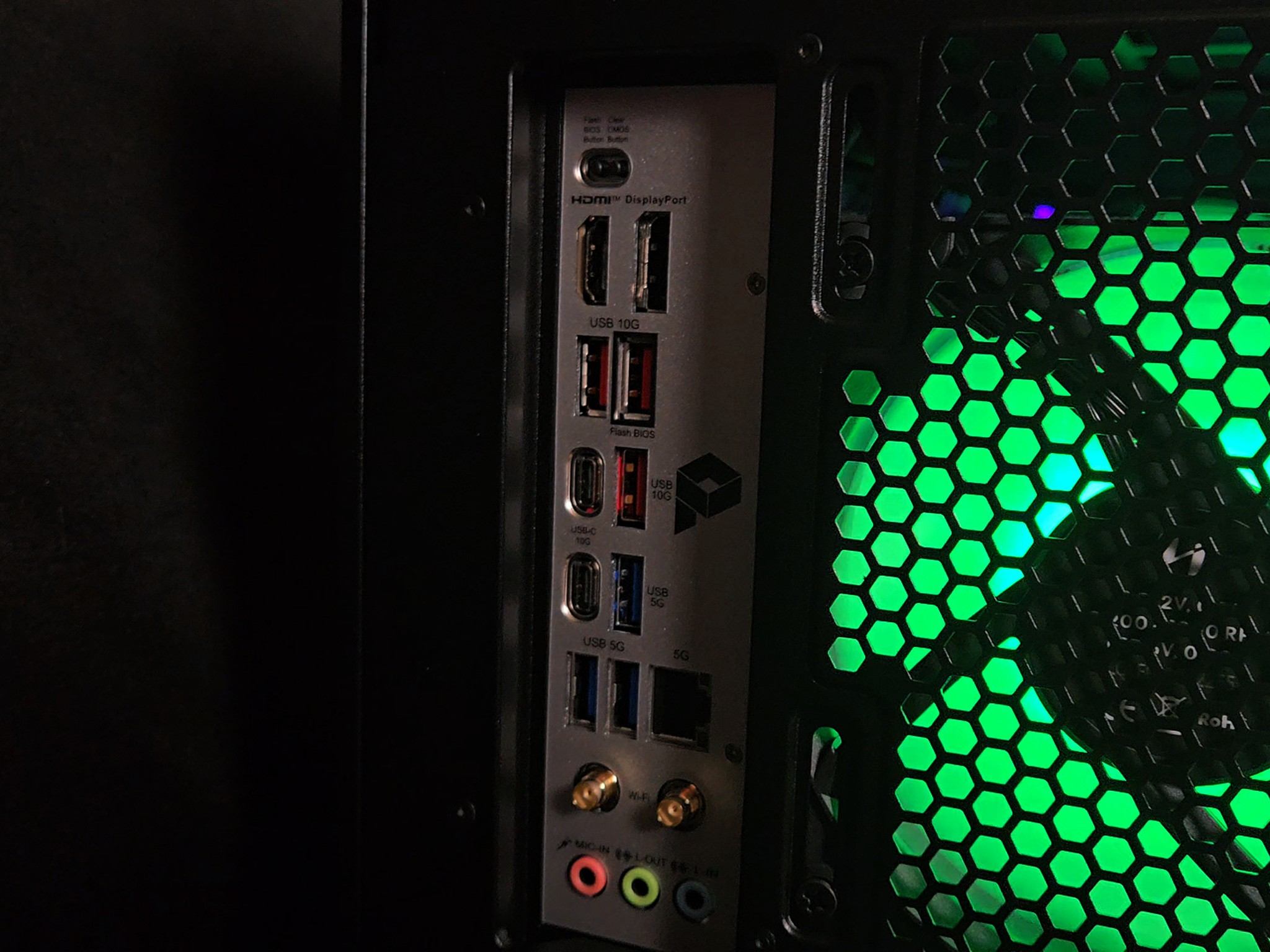 RTX 5080 - 9800X3D - 32GB DDR5 6000 - 2TB Gen4 NVMe - Custom