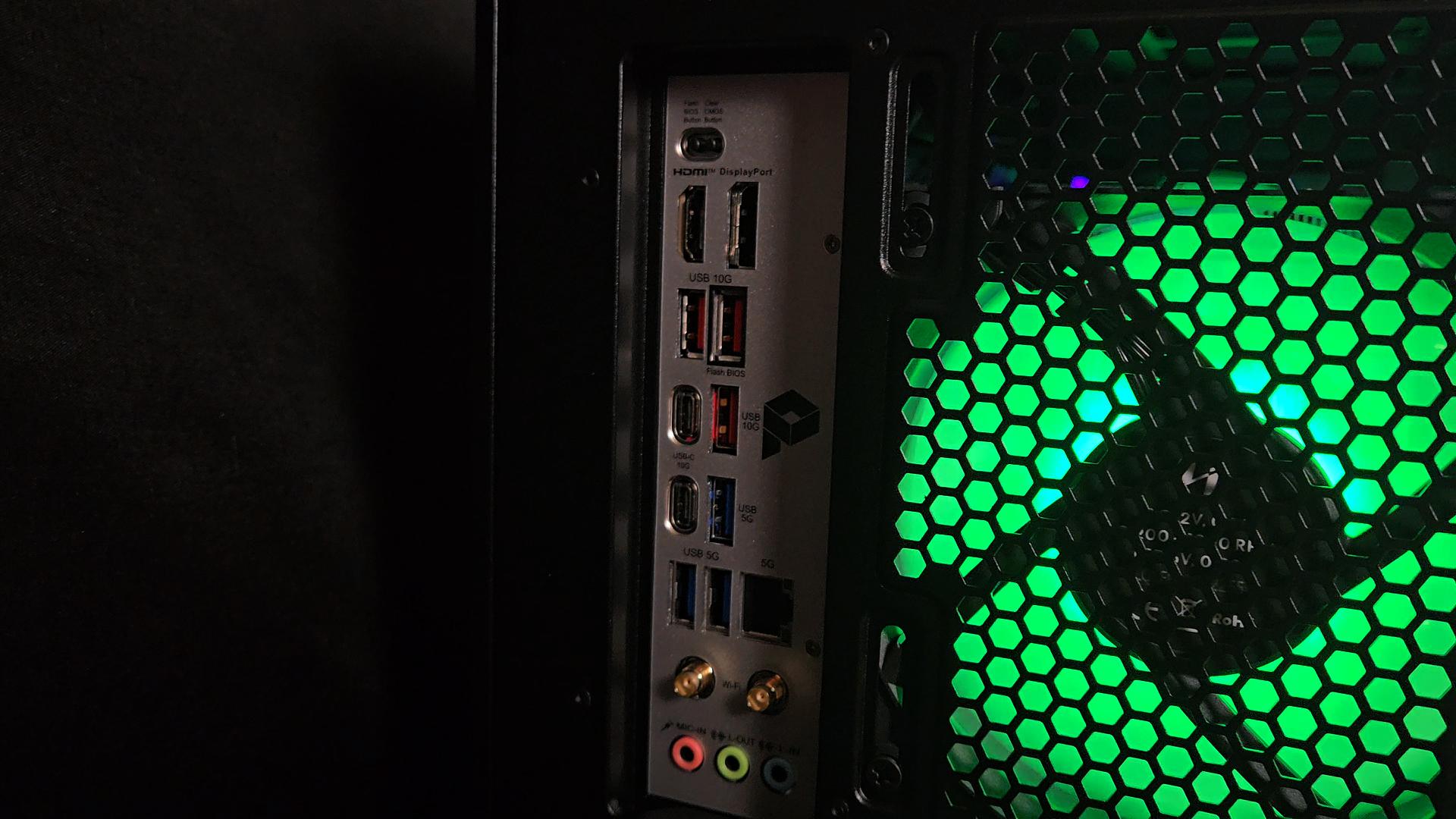RTX 5080 - 9800X3D - 32GB DDR5 6000 - 2TB Gen4 NVMe - Custom